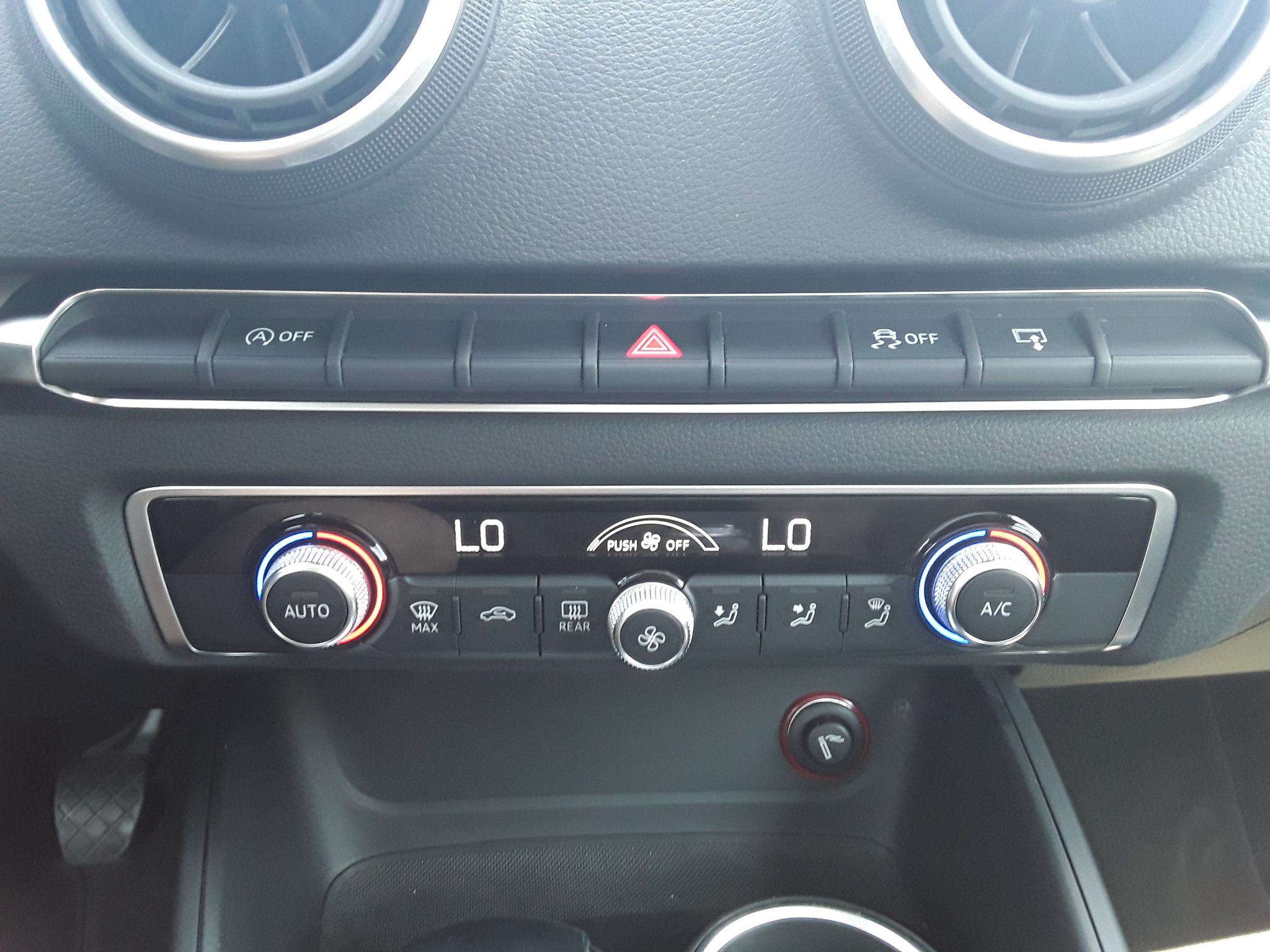 Audi A3 A Vendre >> AUDI A3 SPORTBACK BUSINESS de 2015 - Chartres - Massoutre VO Audi A3 A Vendre >> AUDI A3 SPORTBACK BUSINESS de 2015 - Chartres - Massoutre VO