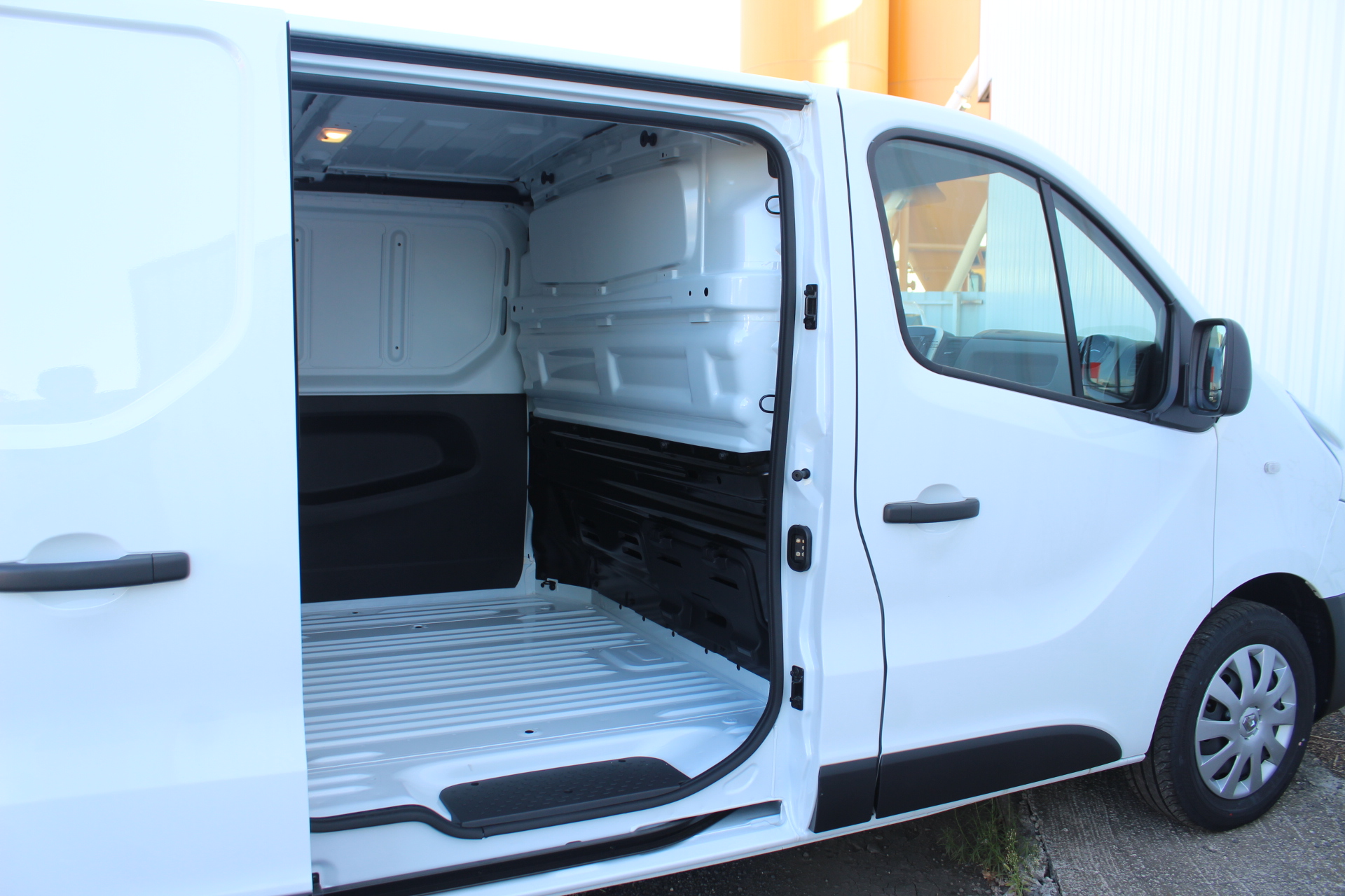 RENAULT TRAFIC FOURGON
