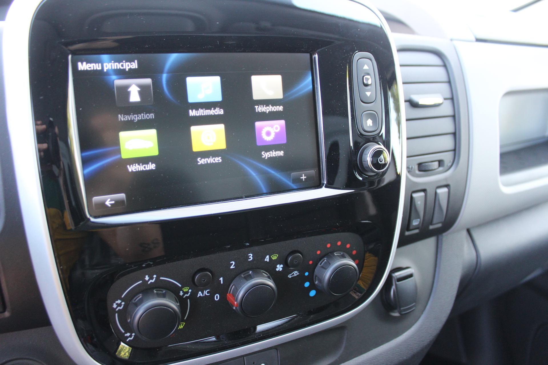 RENAULT TRAFIC FOURGON