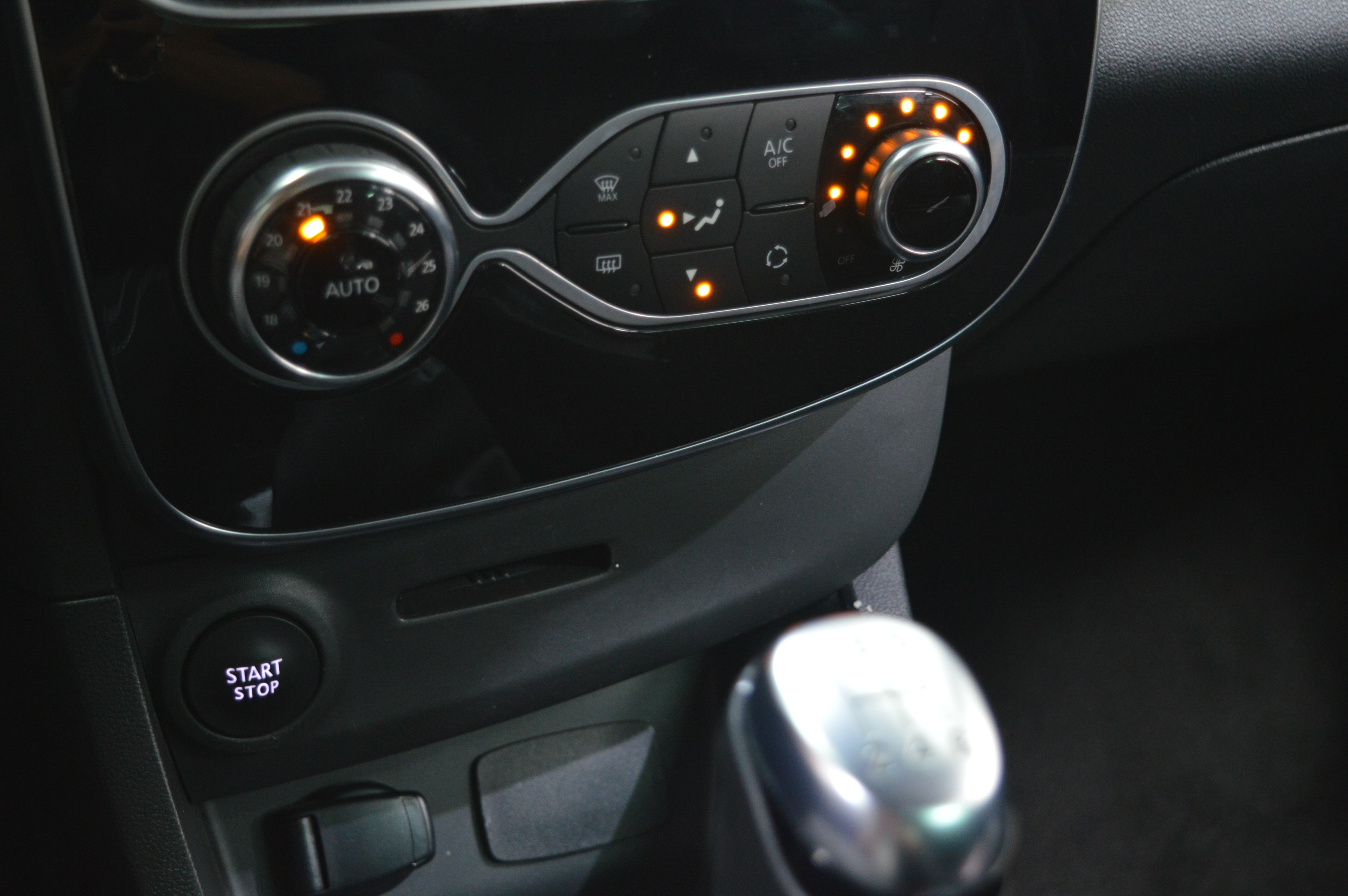 RENAULT CLIO IV