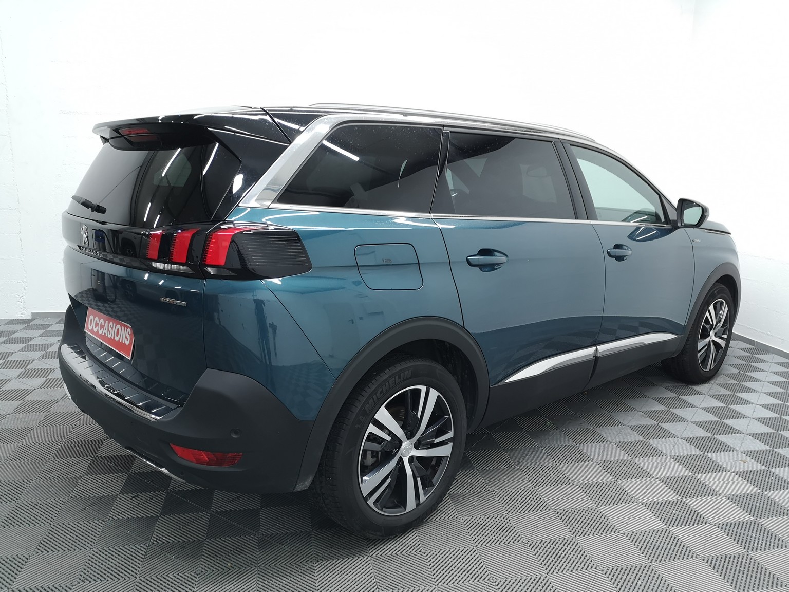 PEUGEOT 5008