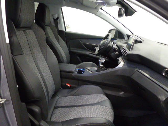 PEUGEOT 3008 BUSINESS