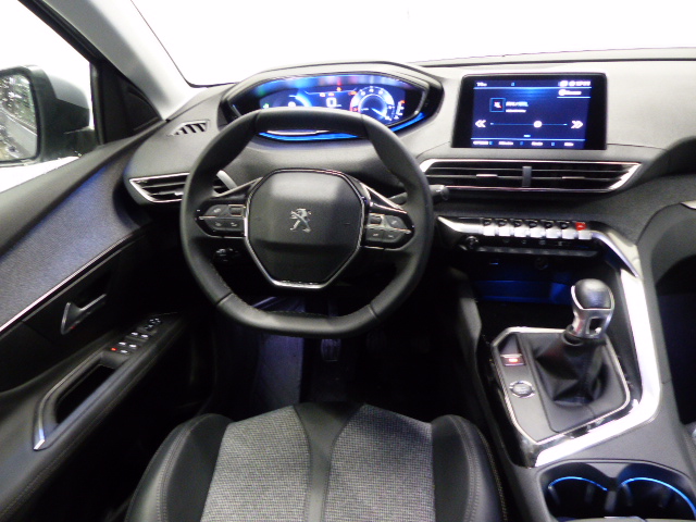 PEUGEOT 3008 BUSINESS