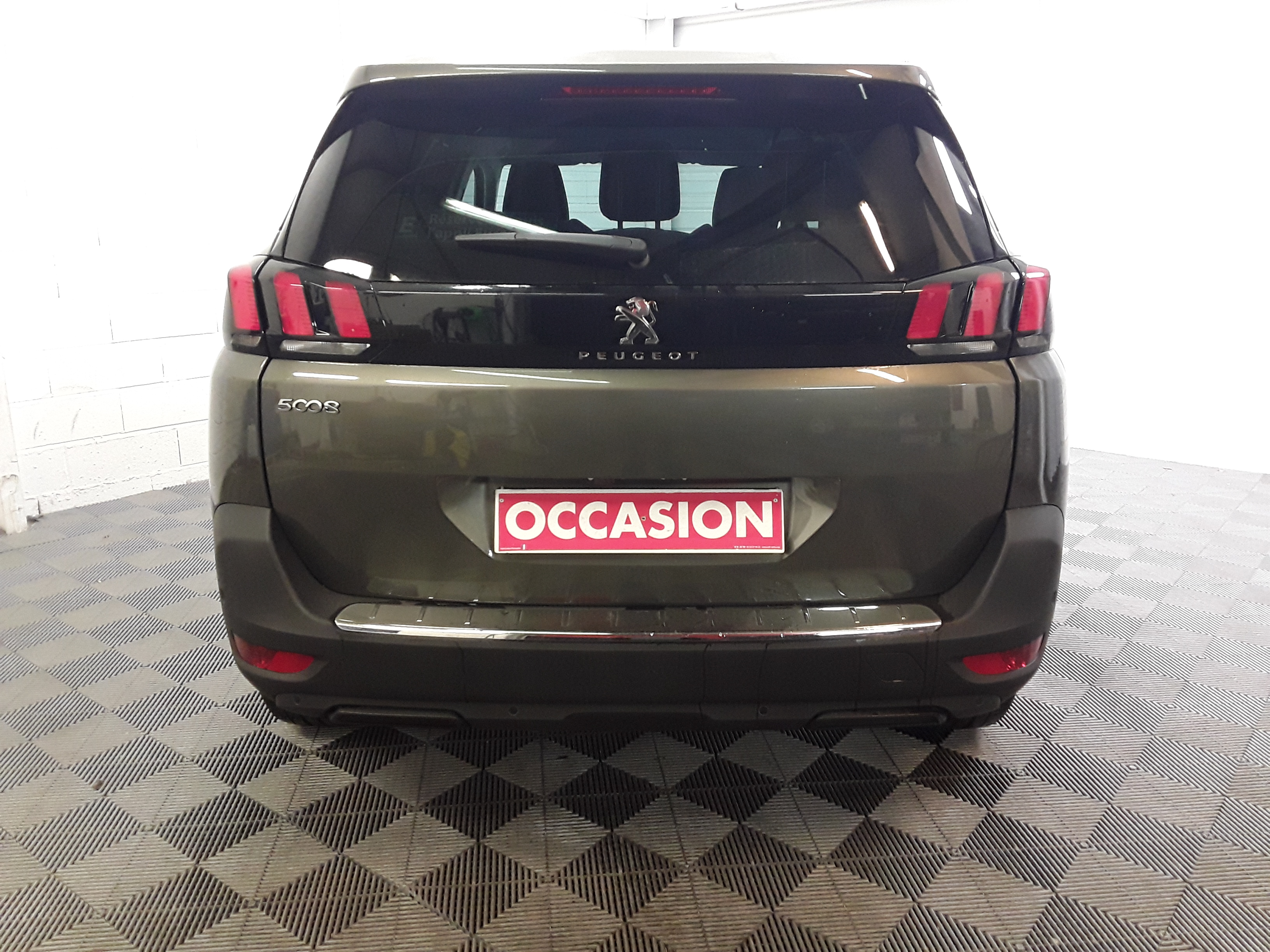 PEUGEOT 5008