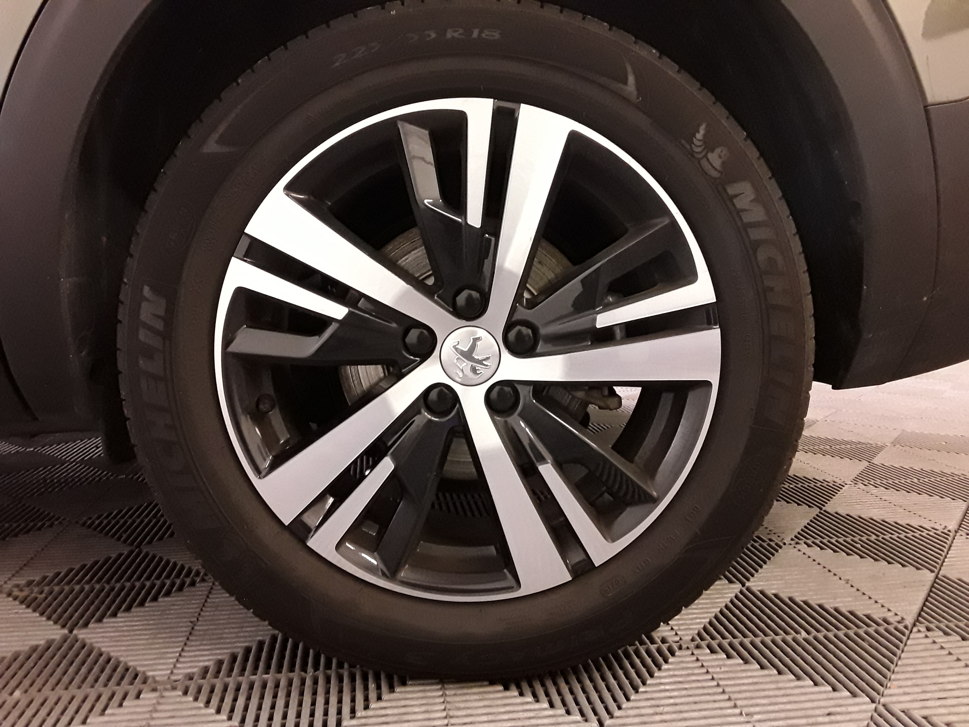 PEUGEOT 5008