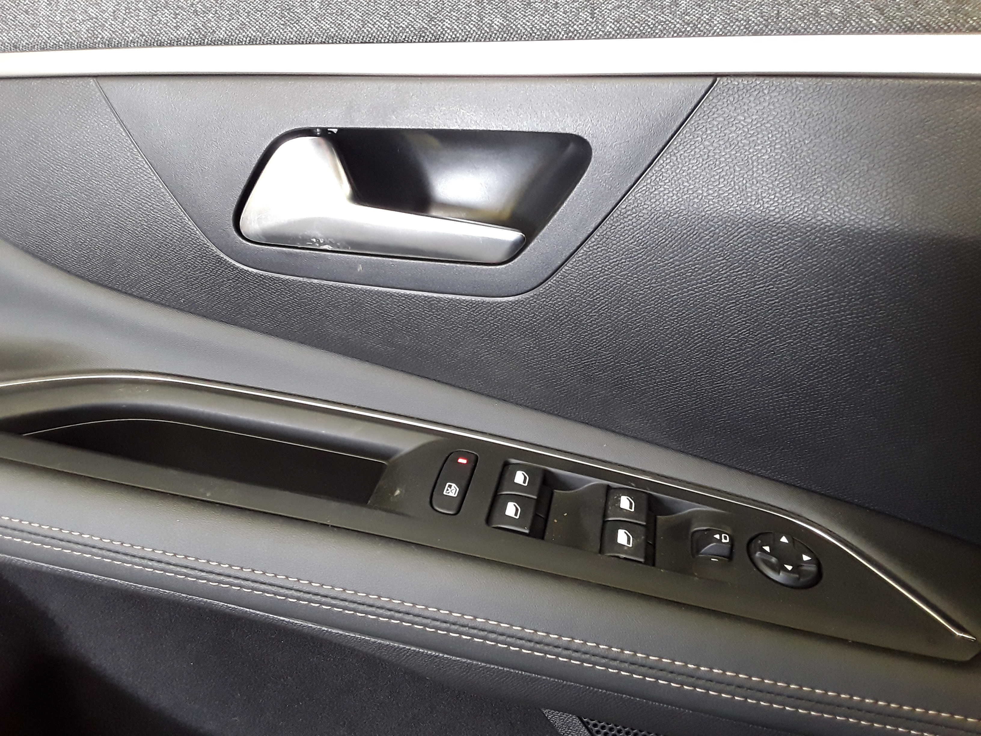 PEUGEOT 3008 BUSINESS
