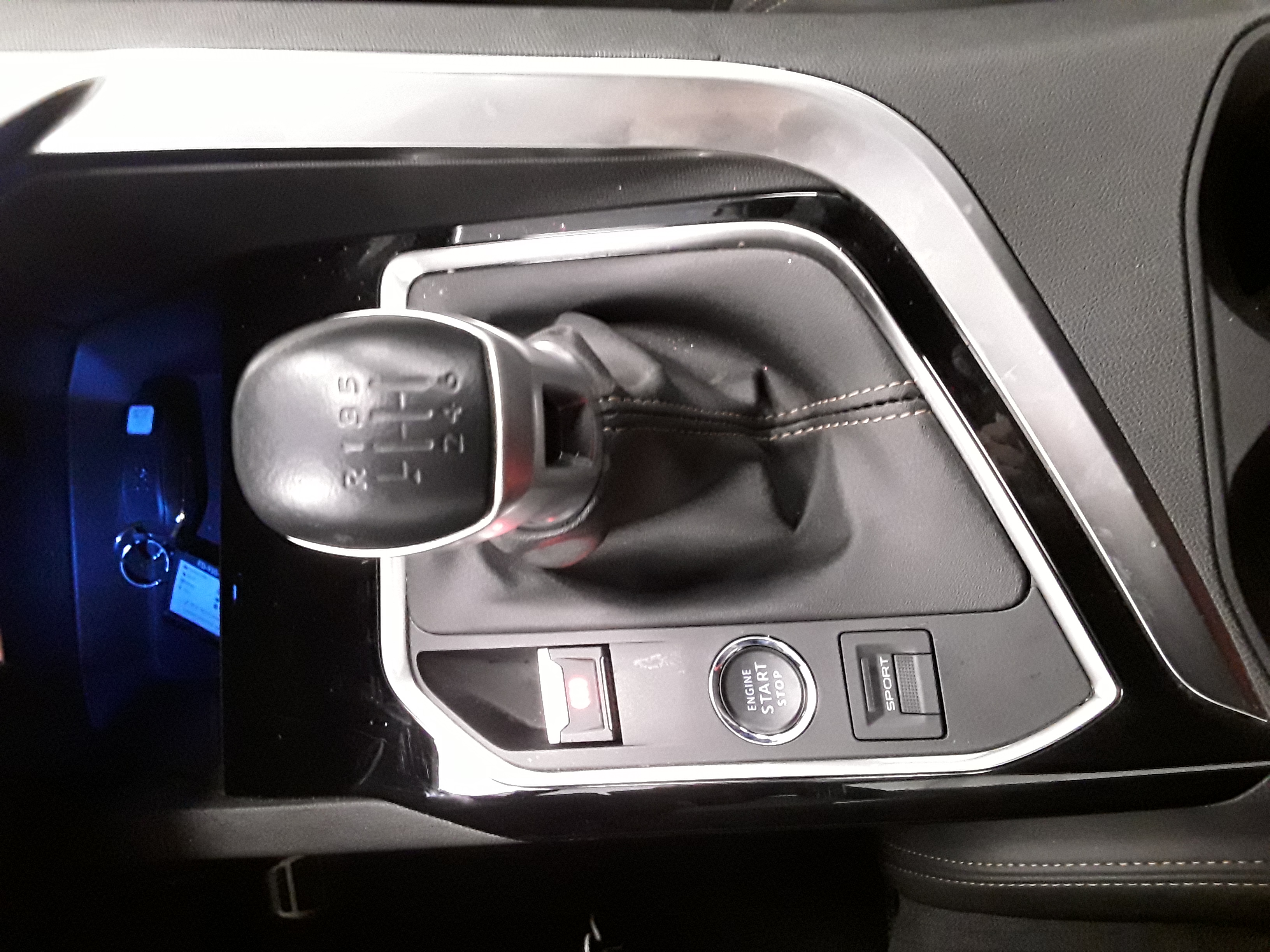PEUGEOT 3008 BUSINESS