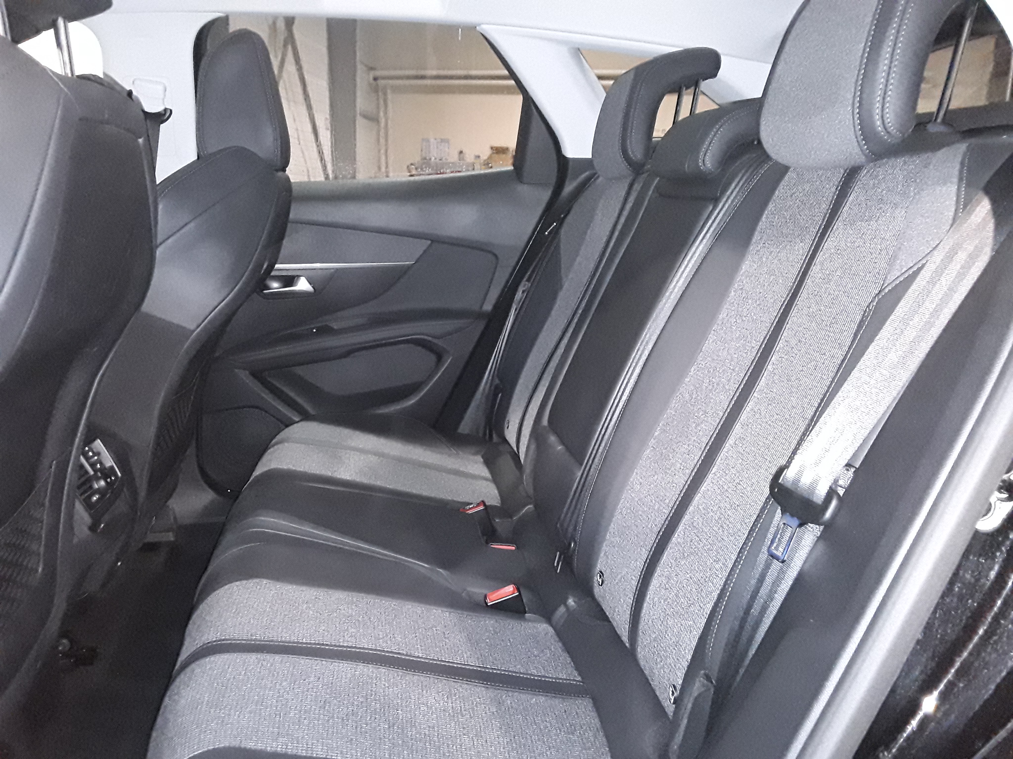 PEUGEOT 3008 BUSINESS