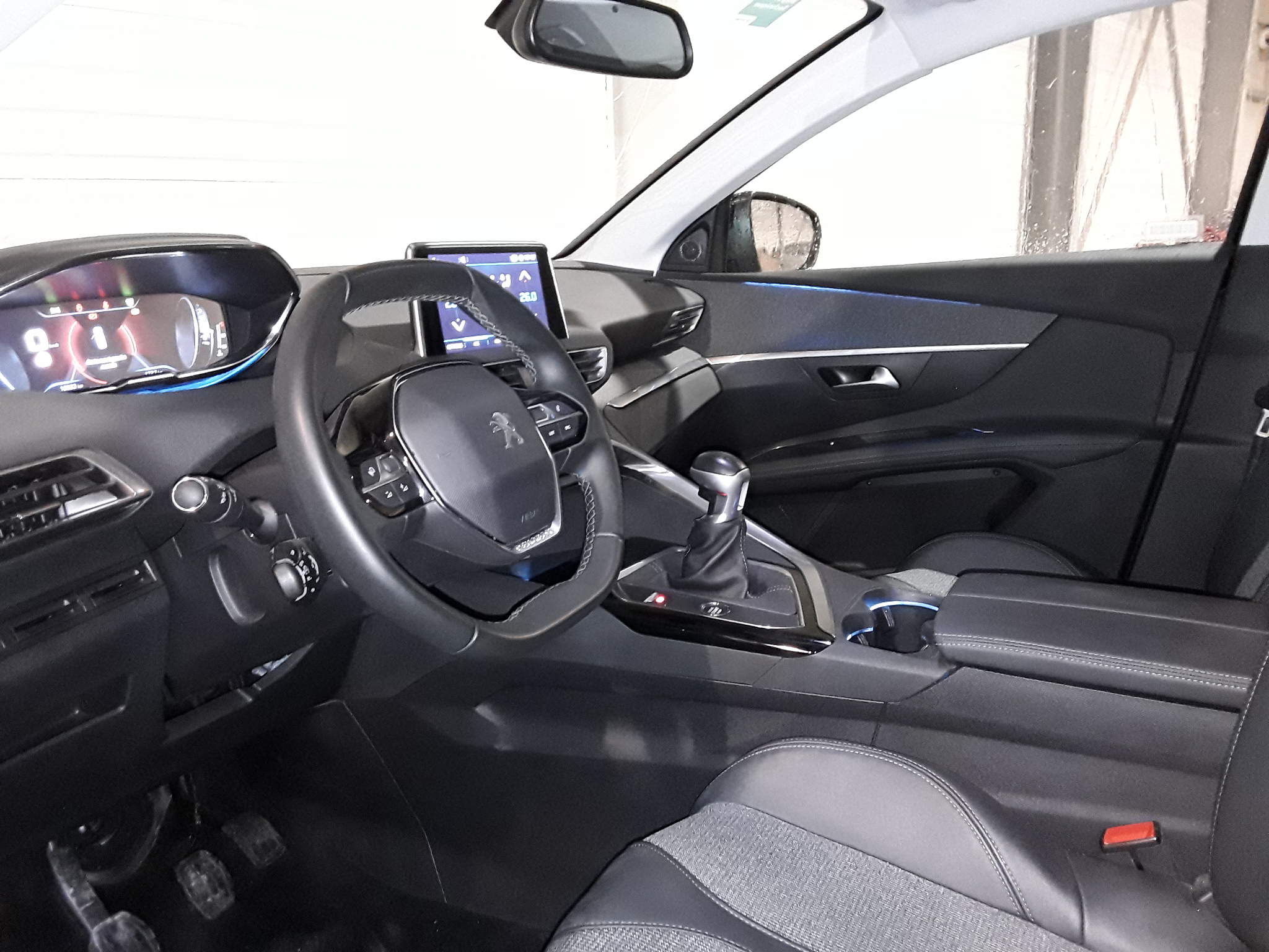 PEUGEOT 3008 BUSINESS