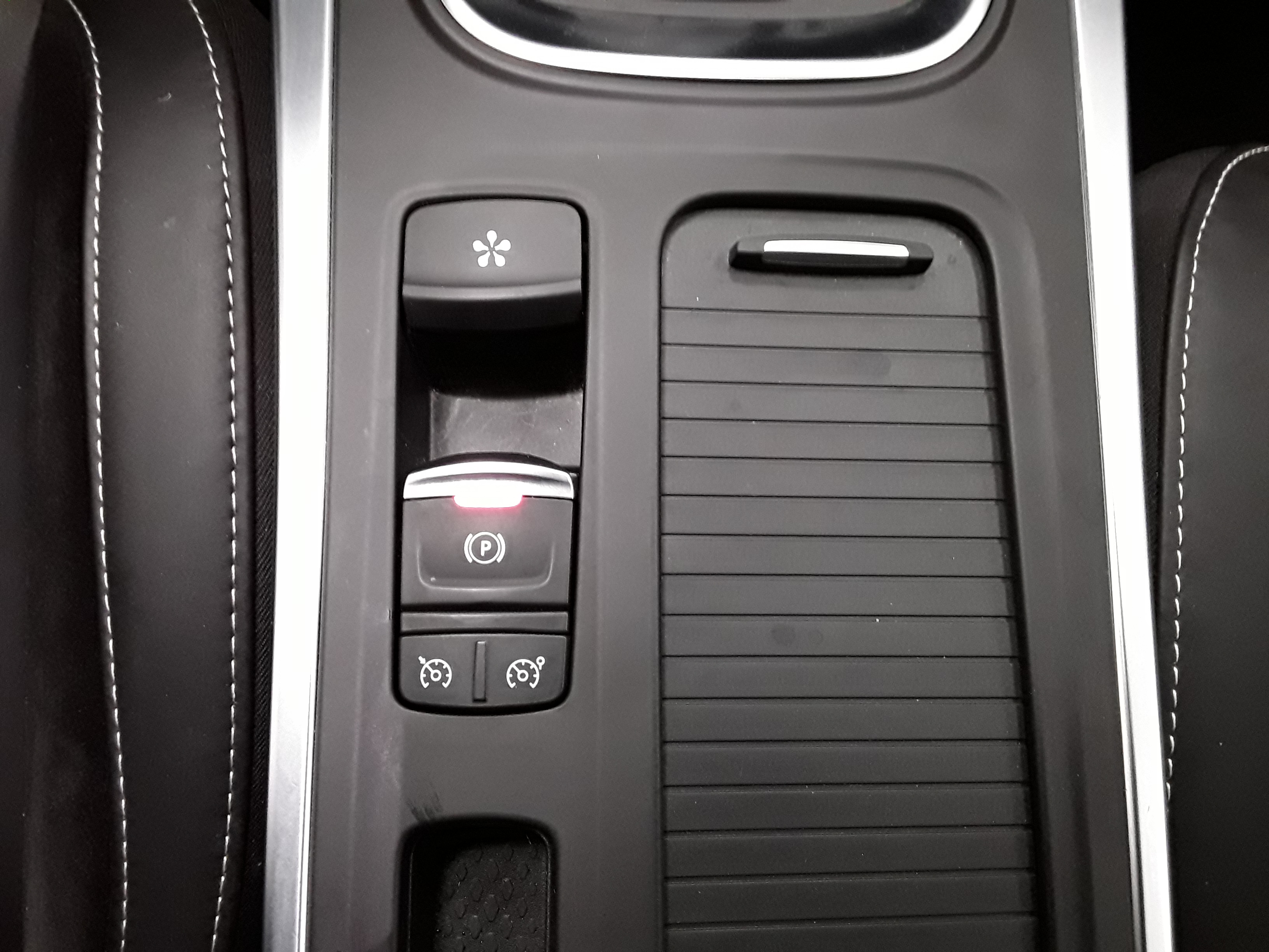 RENAULT MEGANE IV