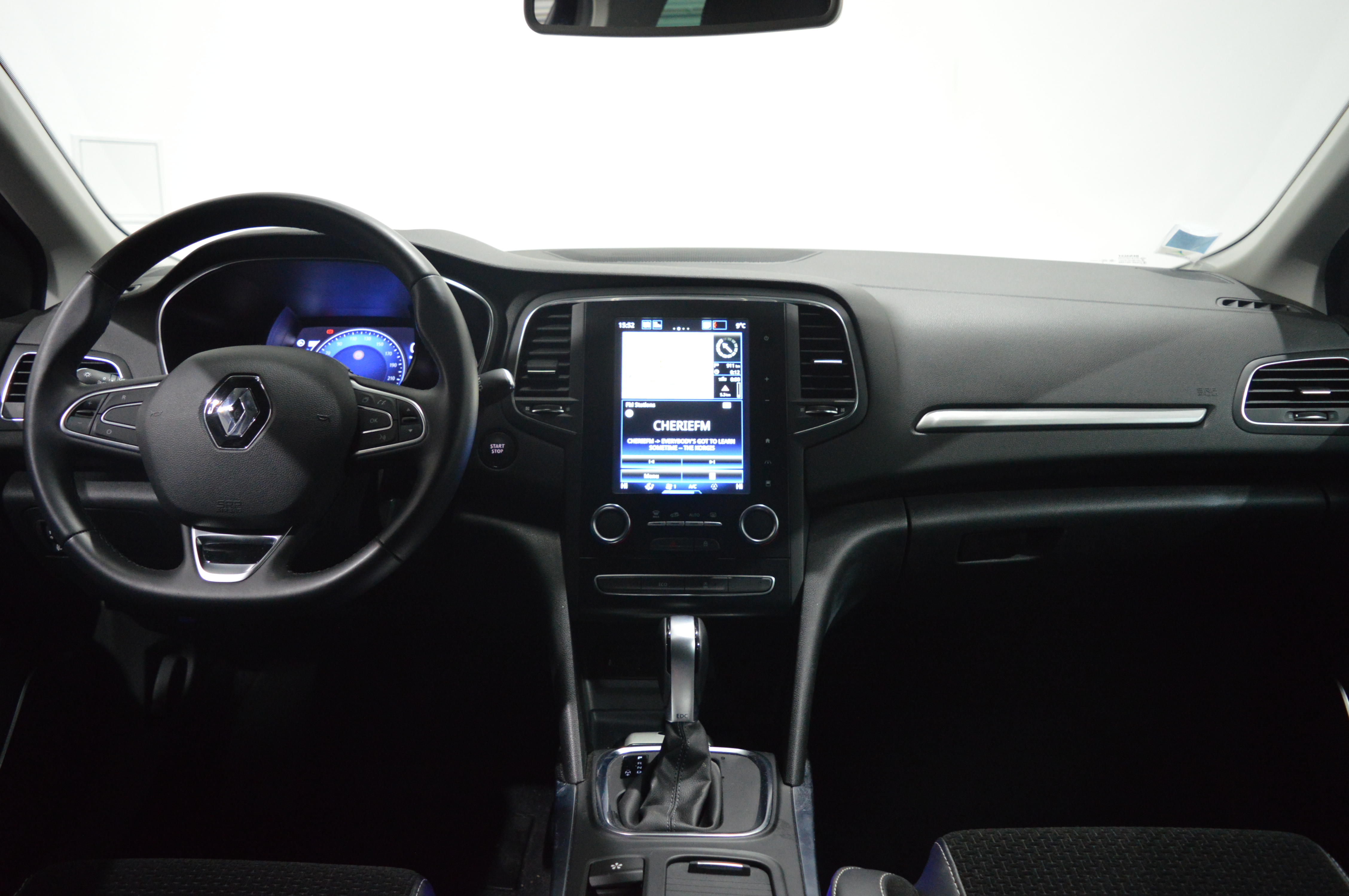 RENAULT MEGANE IV BERLINE