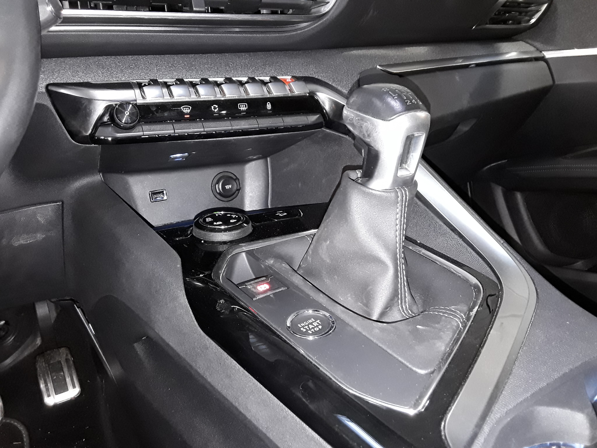 PEUGEOT 3008 BUSINESS