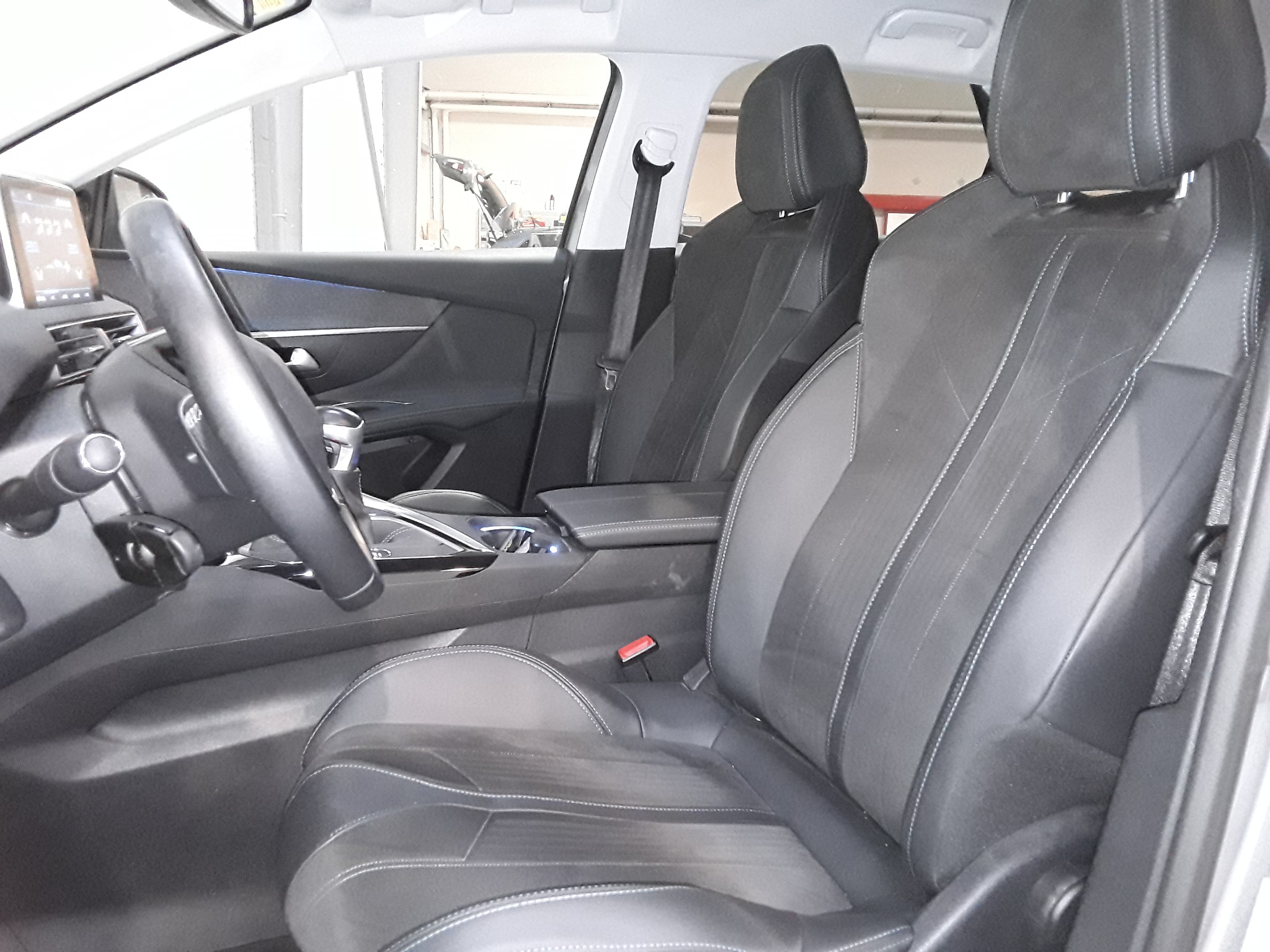 PEUGEOT 3008 BUSINESS
