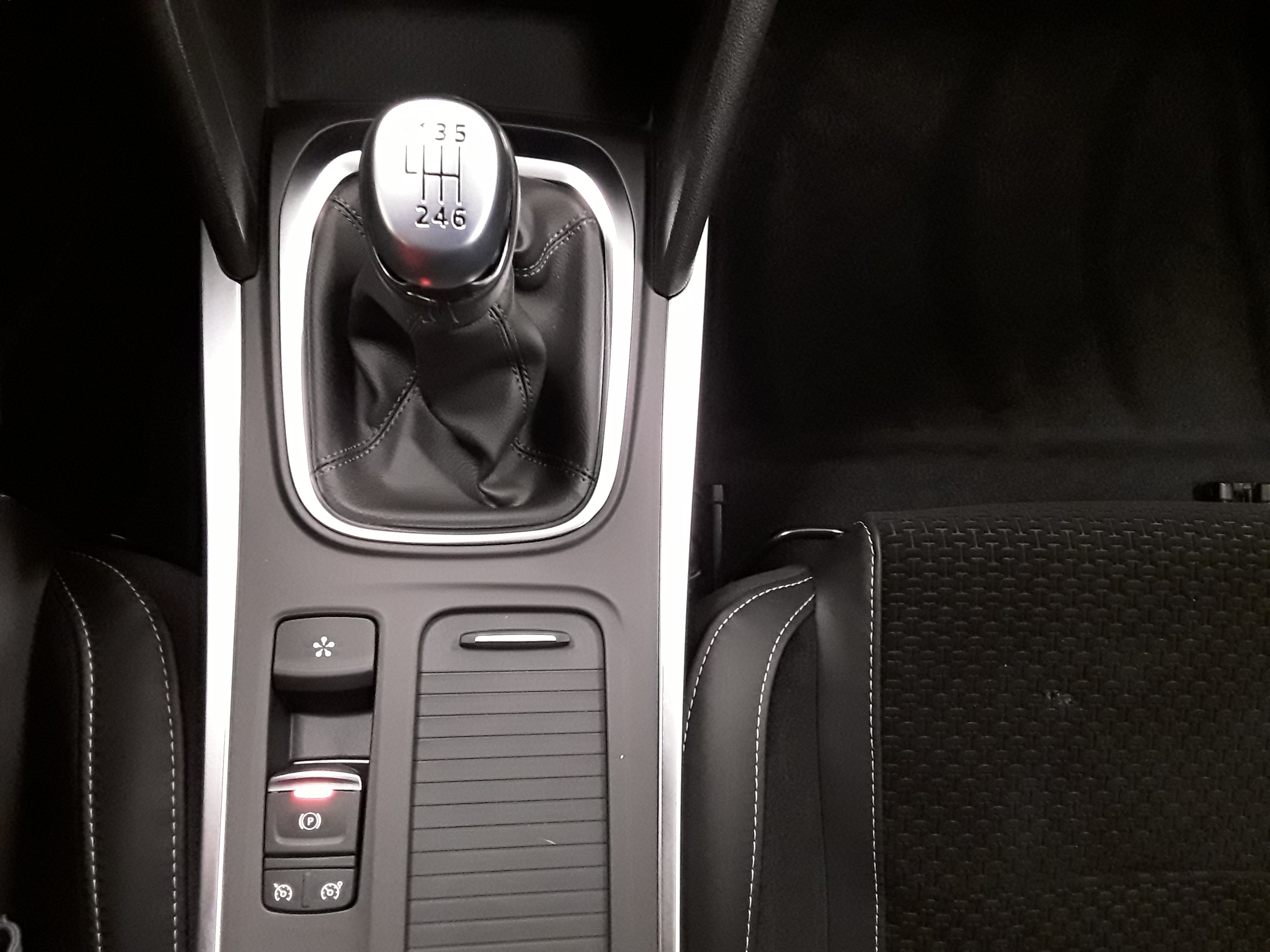 RENAULT MEGANE IV BERLINE