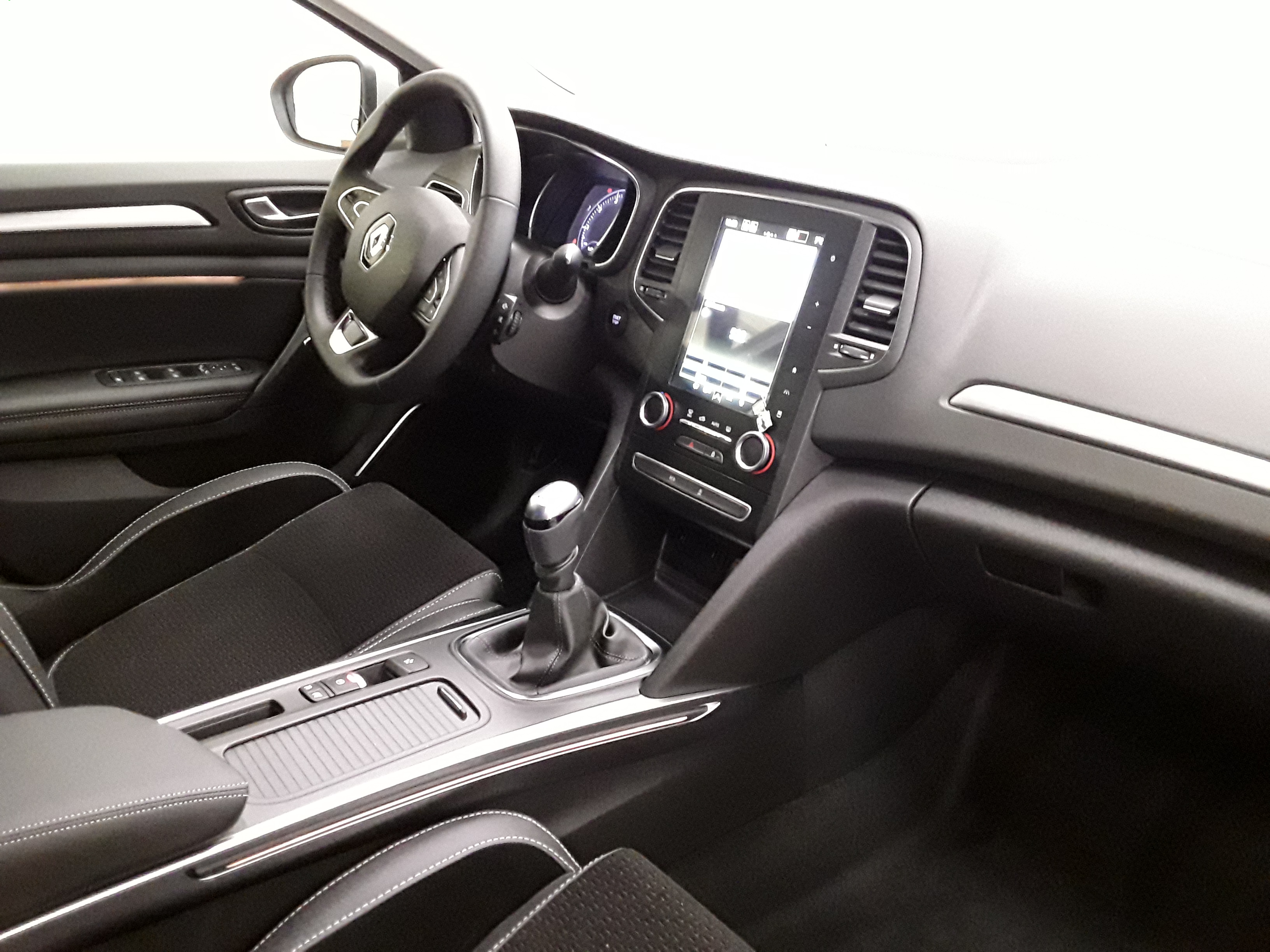 RENAULT MEGANE IV BERLINE