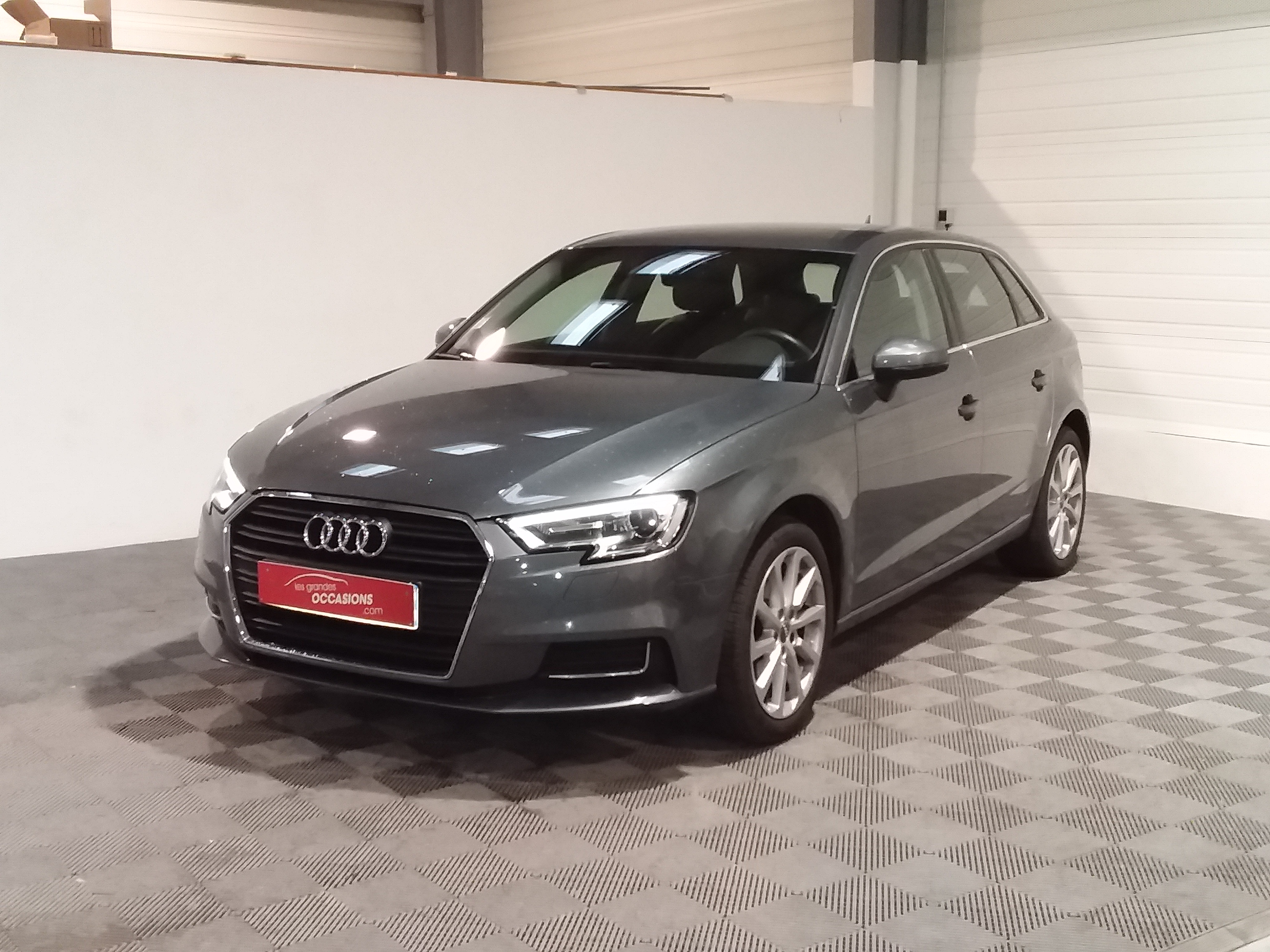 AUDI A3 SPORTBACK de 2017 La ChapelleSaintLuc Massoutre VO