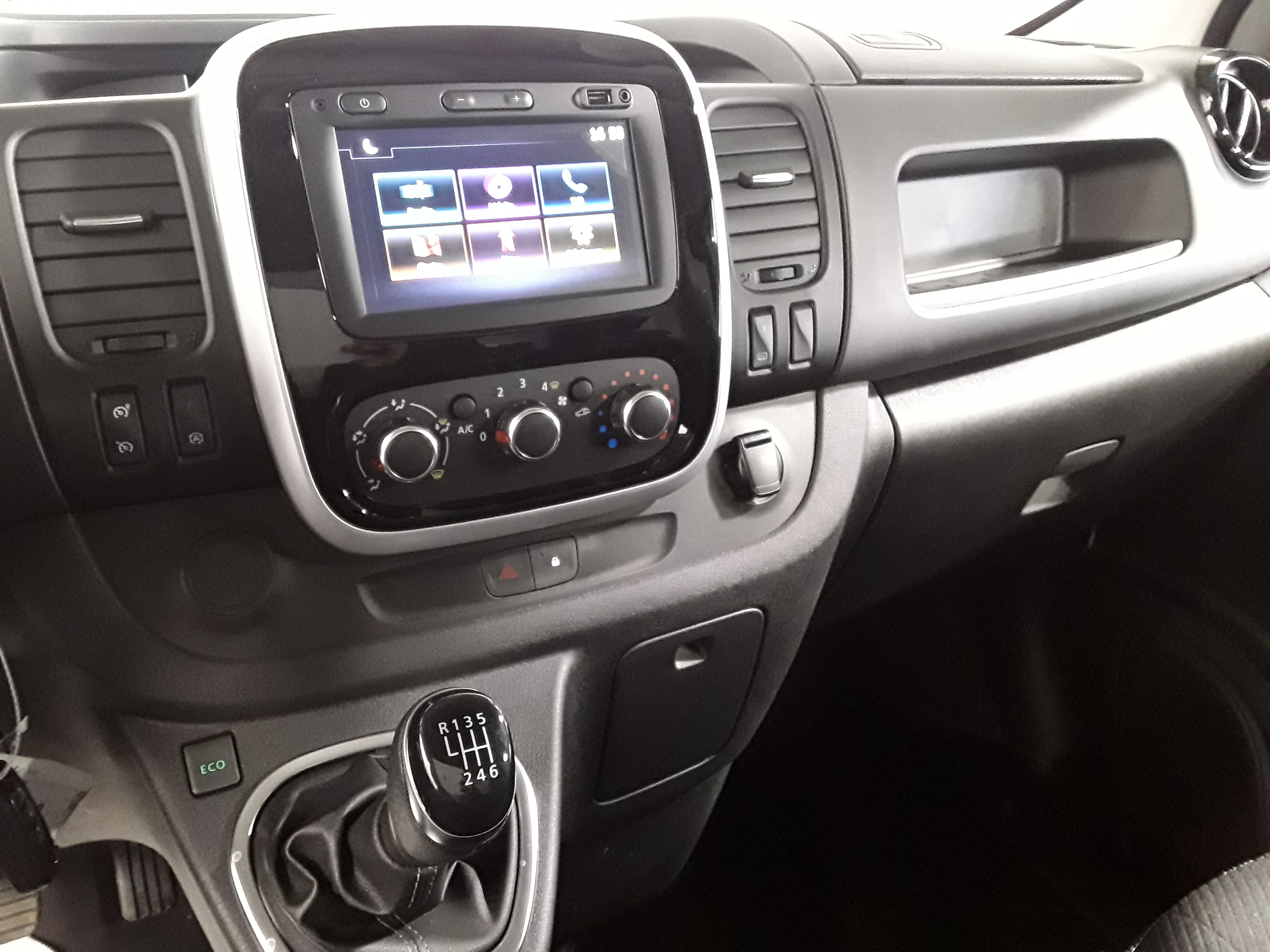RENAULT TRAFIC FOURGON