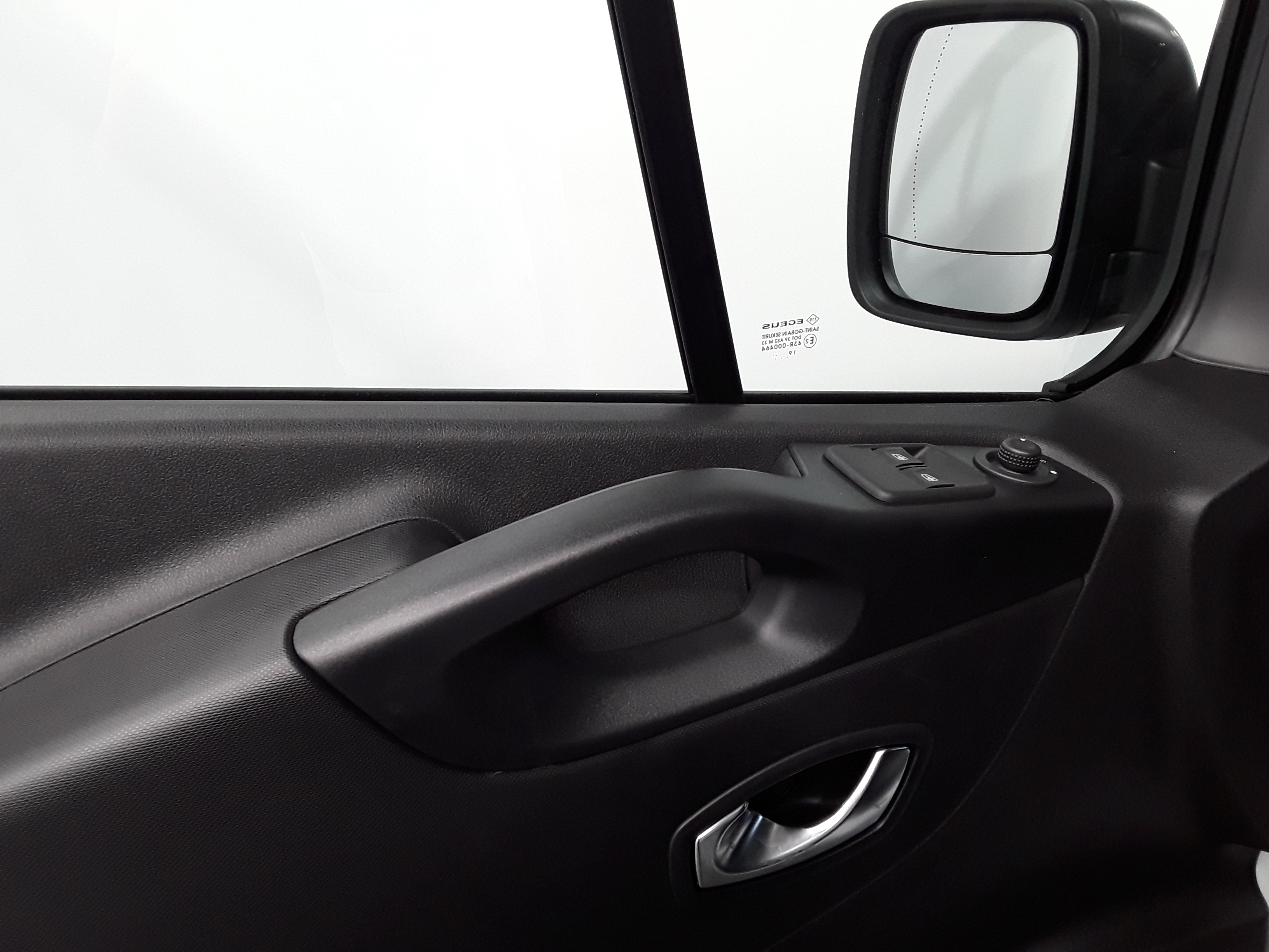 RENAULT TRAFIC FOURGON