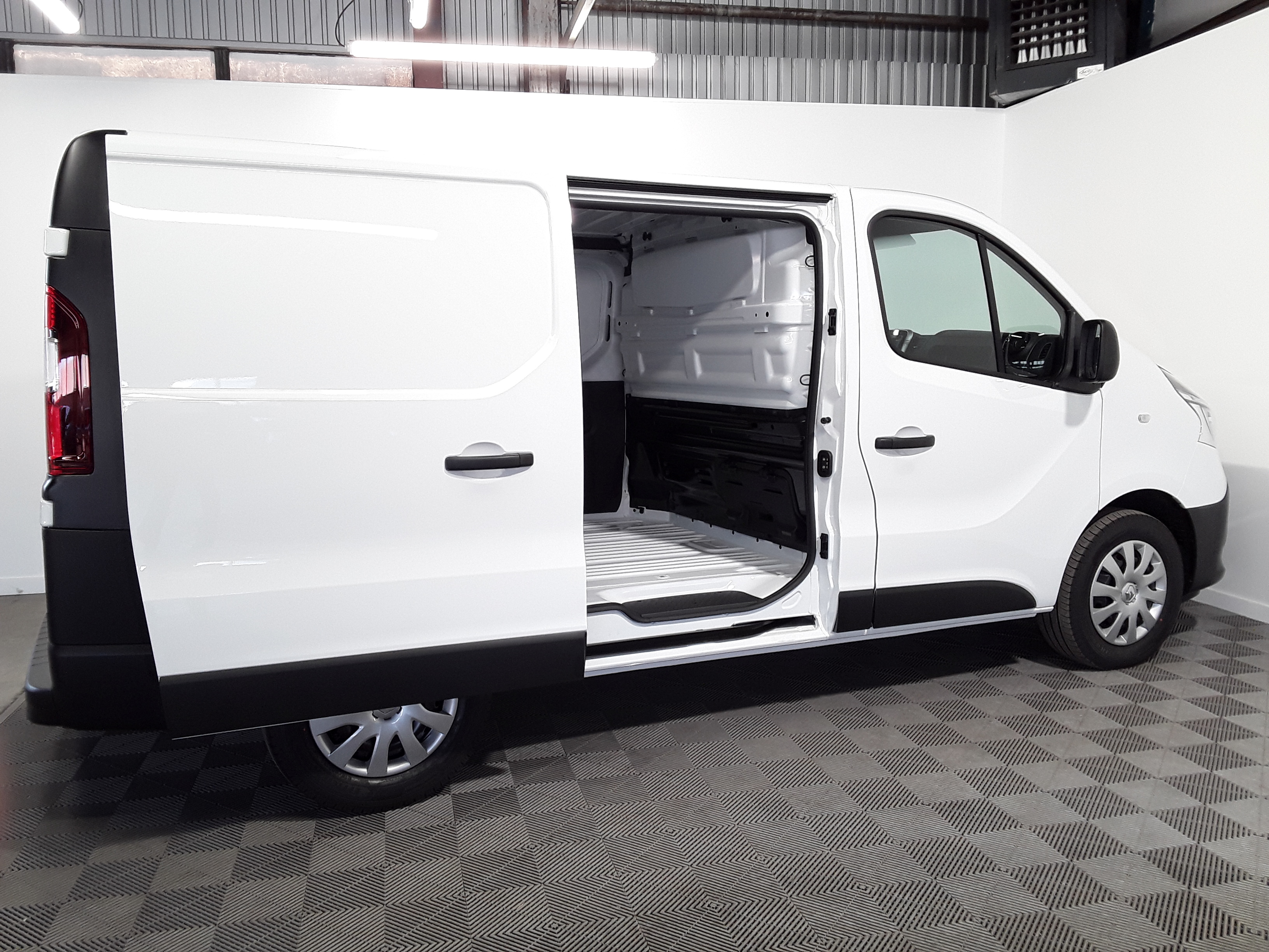 RENAULT TRAFIC FOURGON