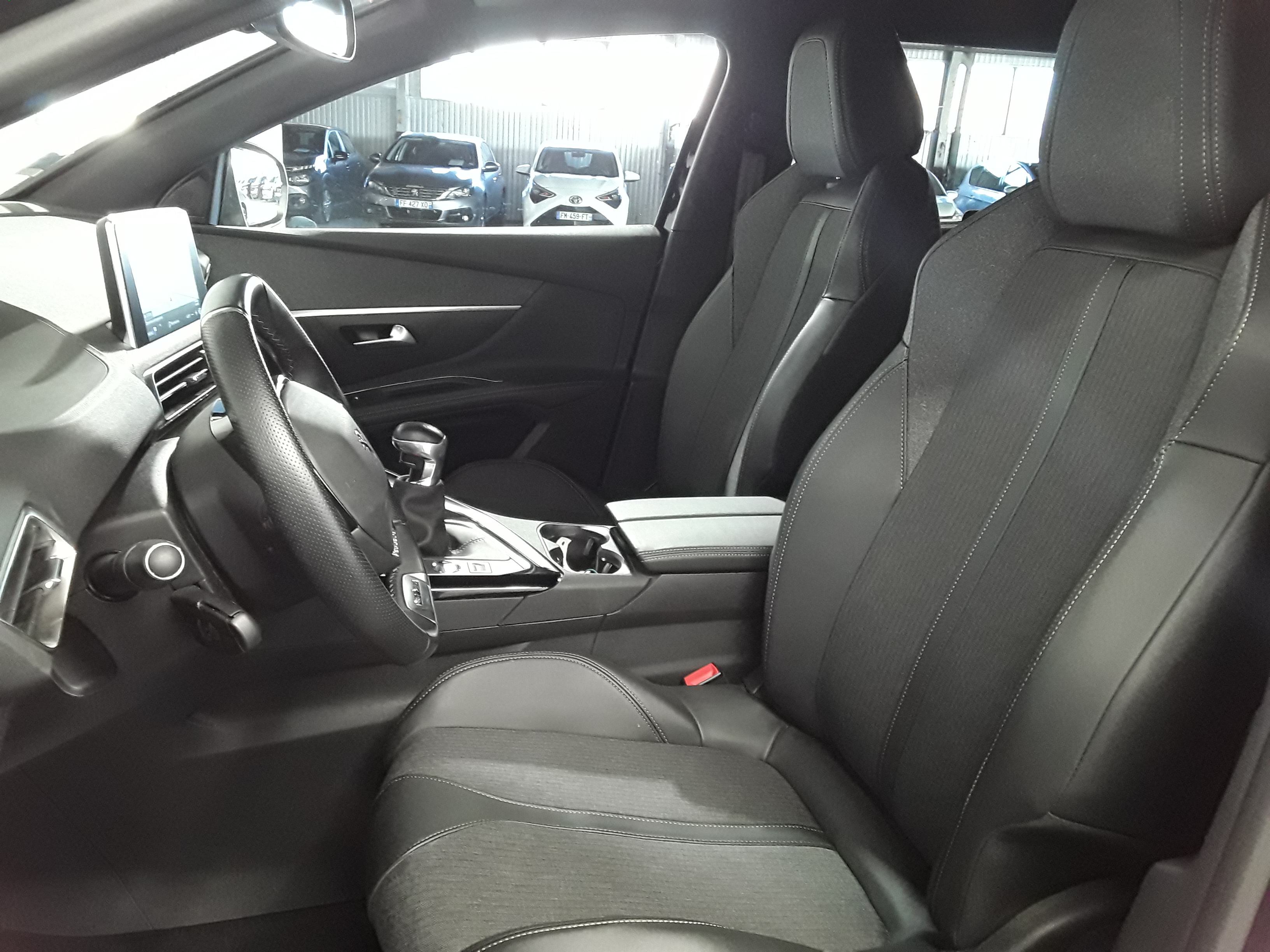 PEUGEOT 5008