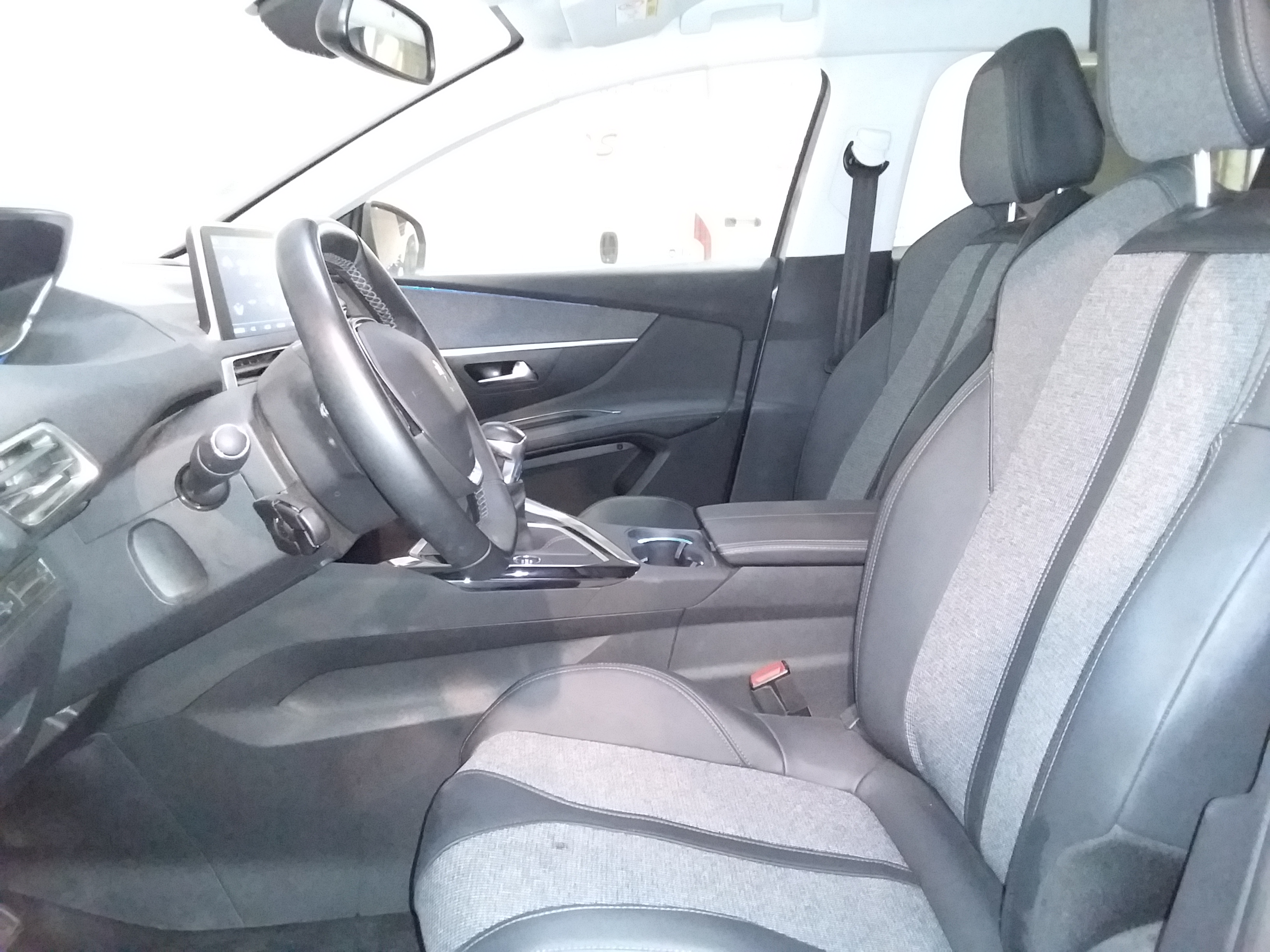 PEUGEOT 3008 BUSINESS