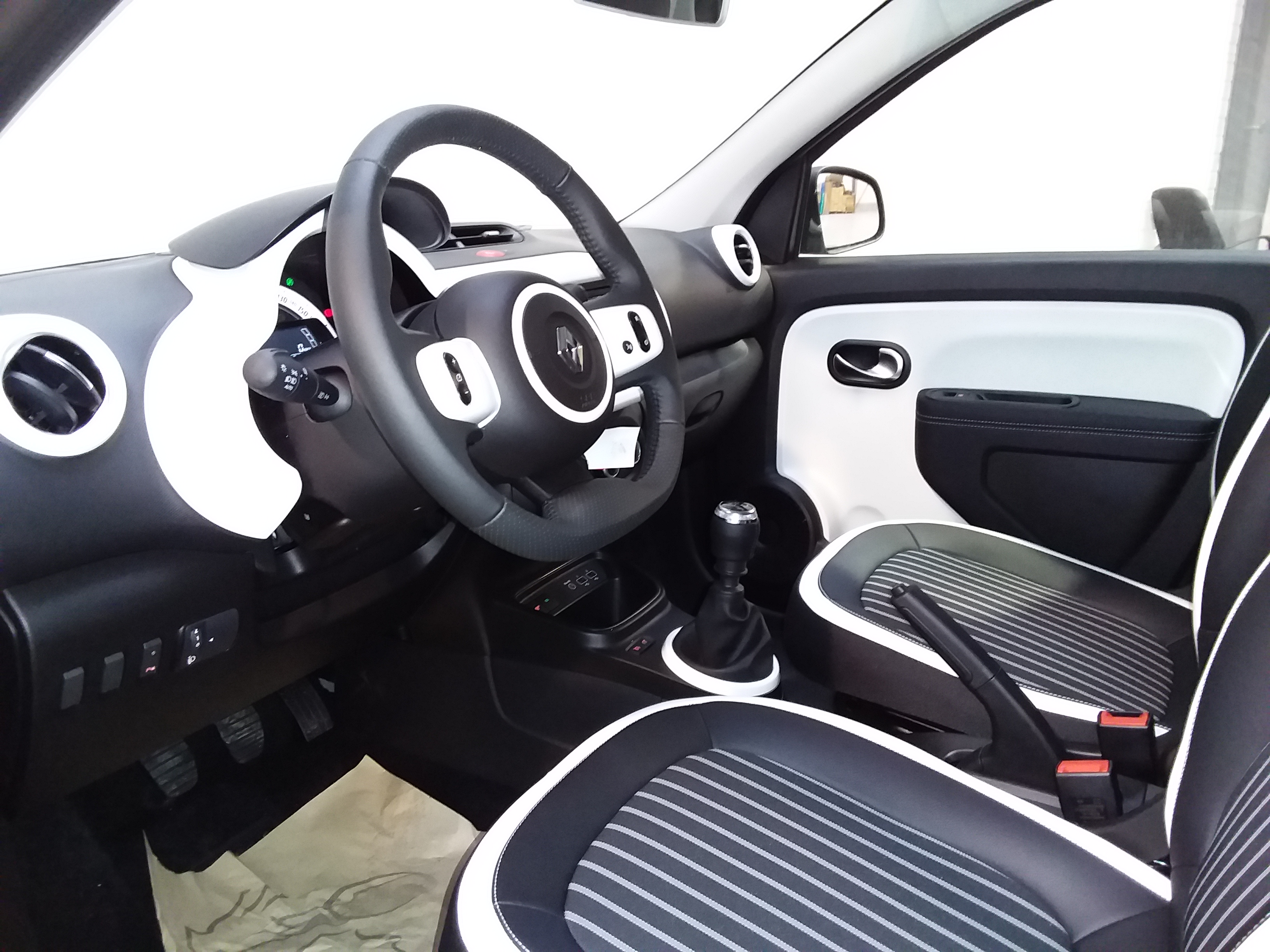 RENAULT TWINGO III