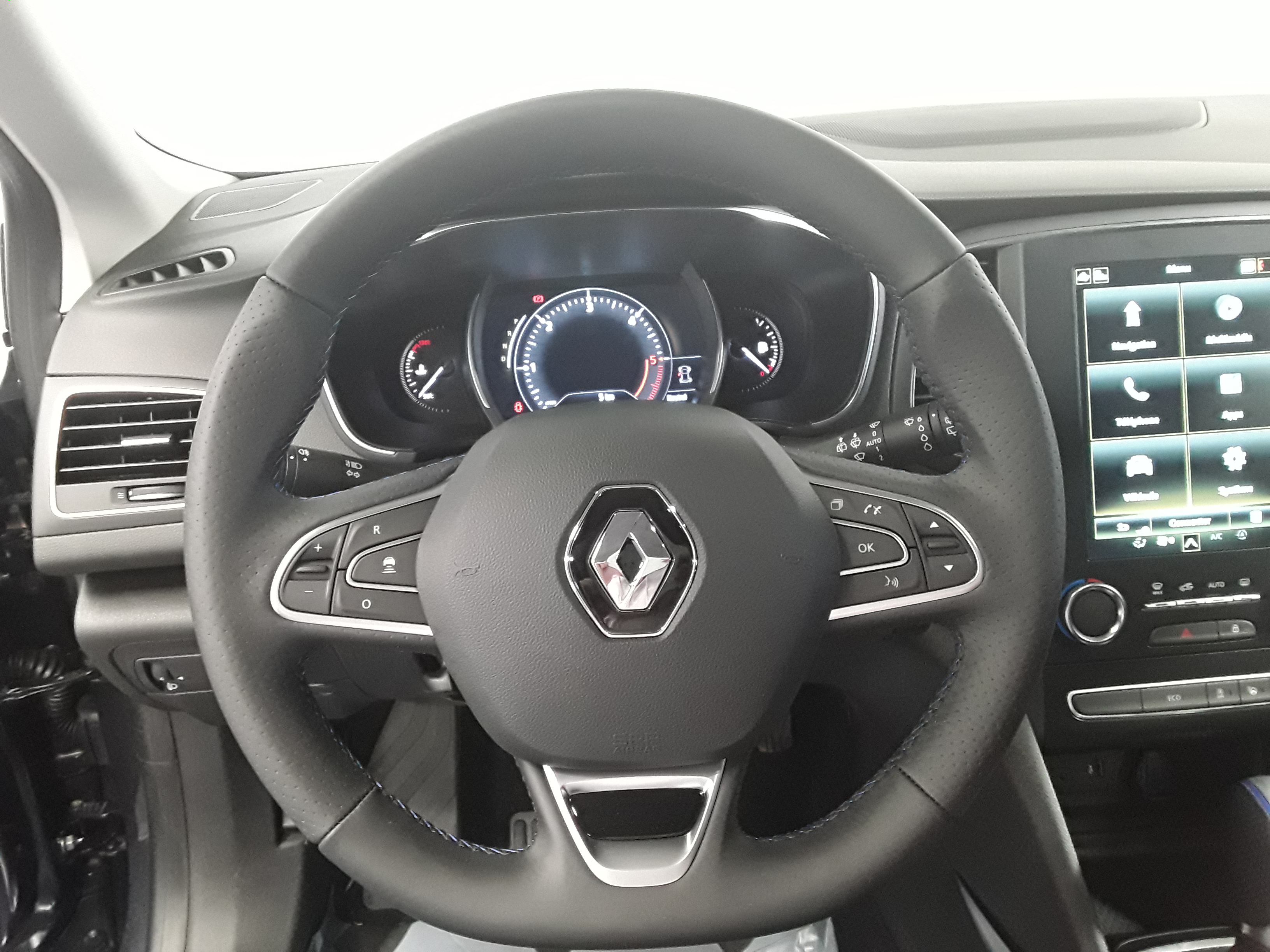 RENAULT MEGANE IV BERLINE
