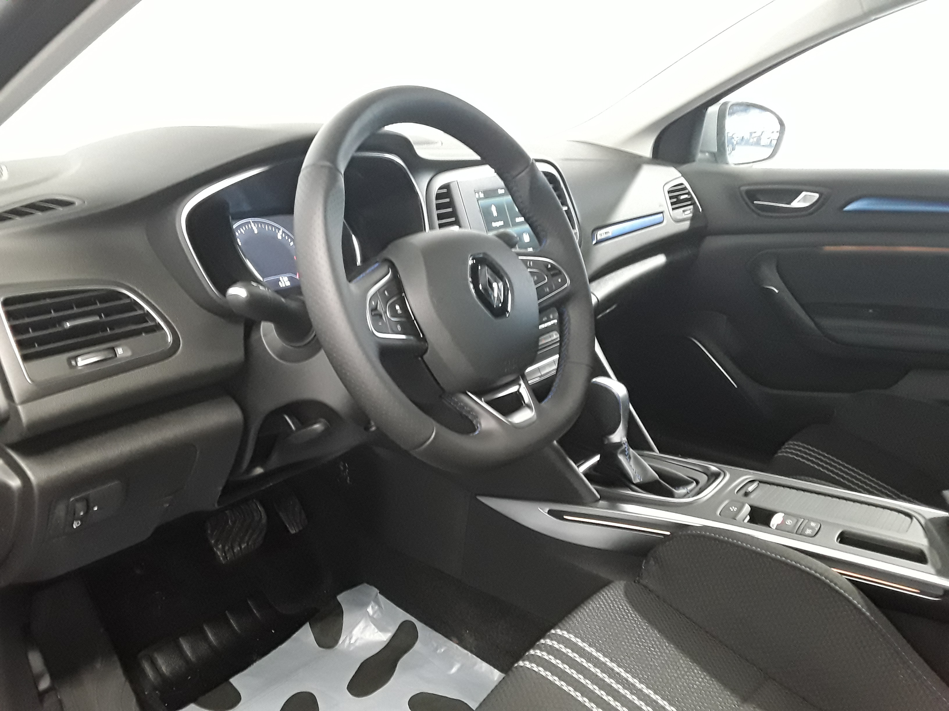 RENAULT MEGANE IV BERLINE