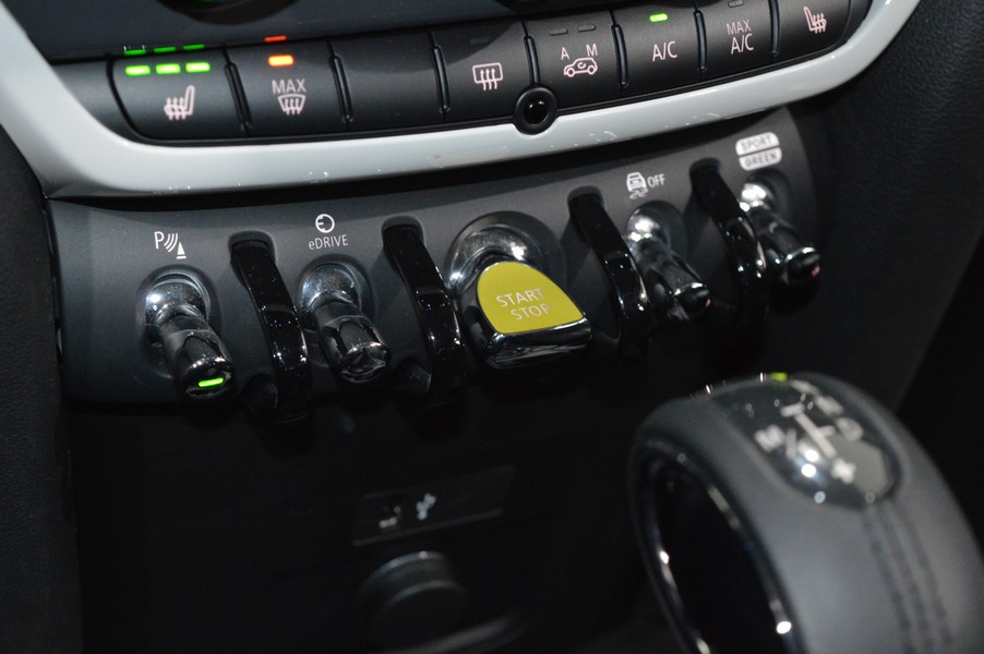 MINI MINI COUNTRYMAN F60
