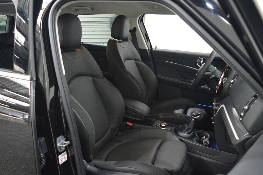 MINI MINI COUNTRYMAN F60