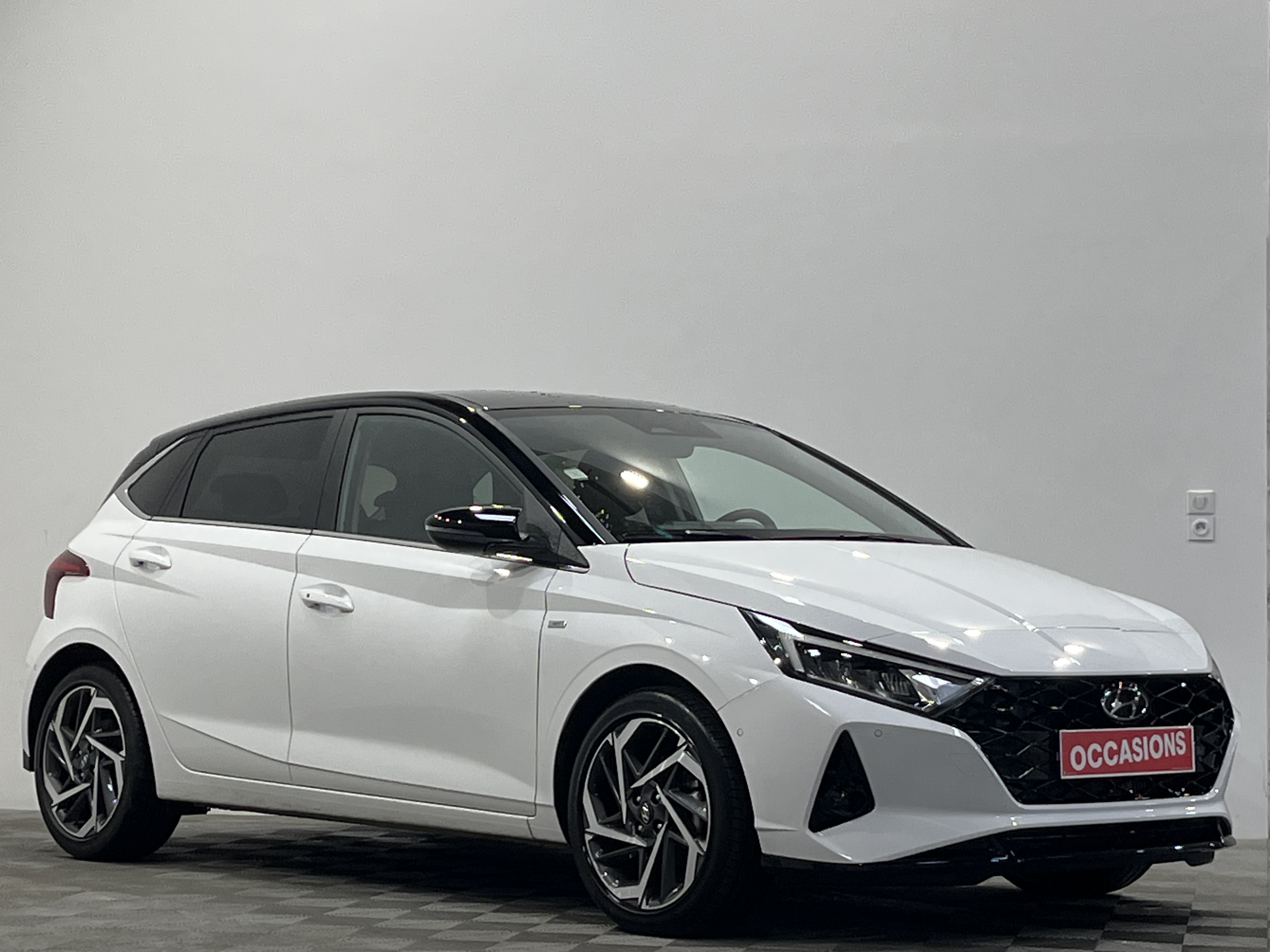 Photo 2 du véhicule HYUNDAI i20