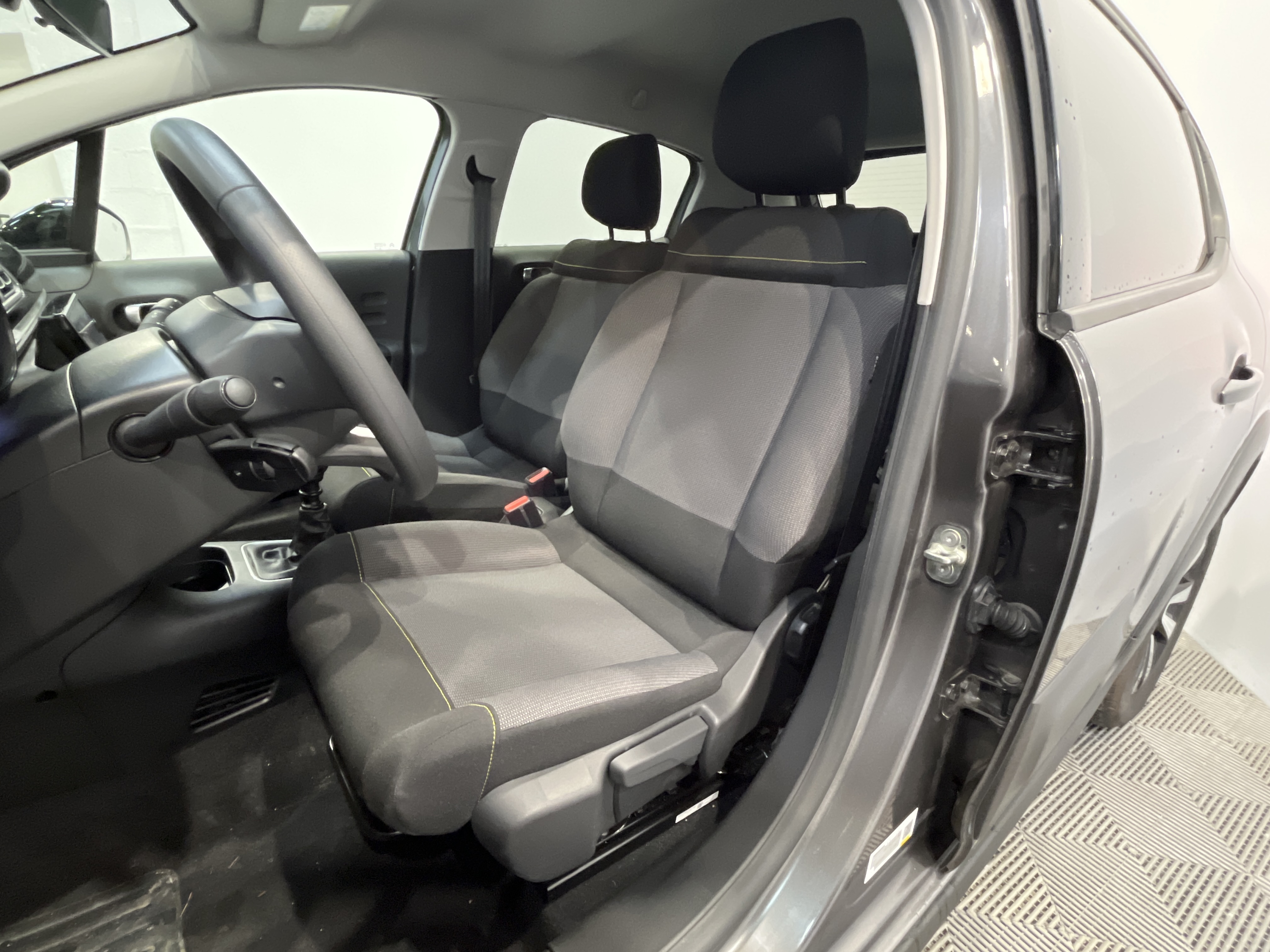 Photo 9 du véhicule CITROEN C3
