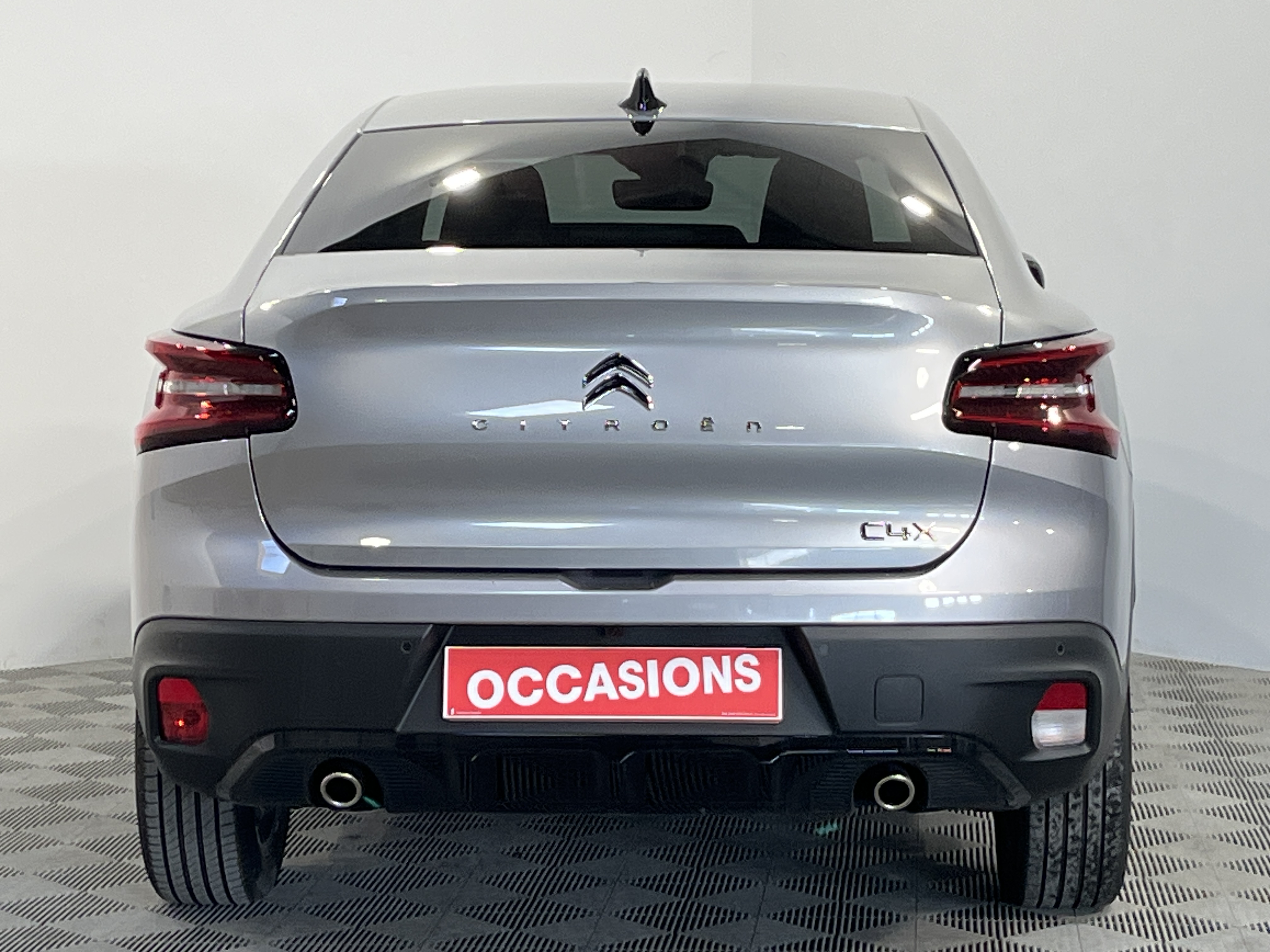 Photo 6 du véhicule CITROEN C4 X