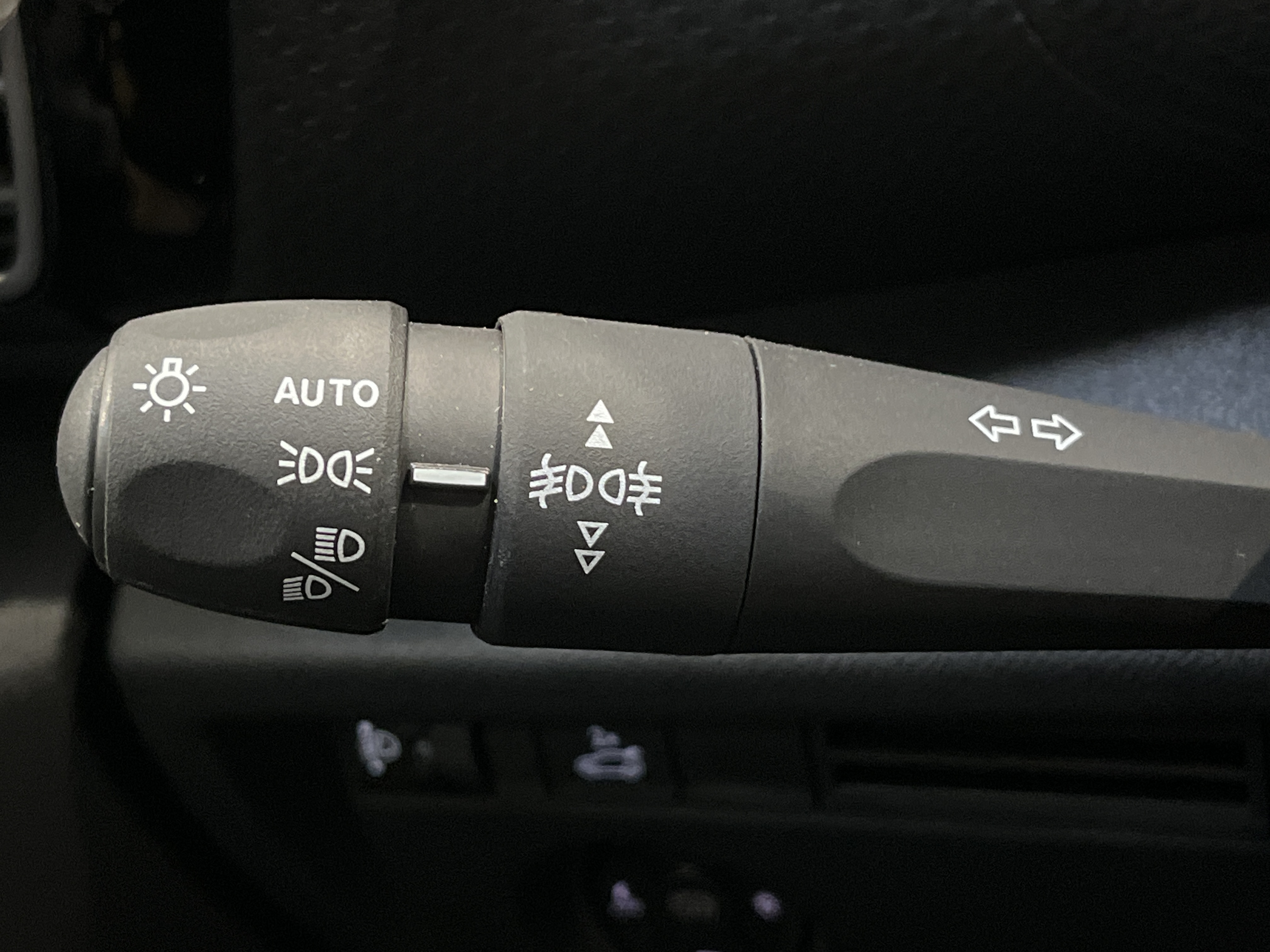 Photo 31 du véhicule CITROEN C4 X