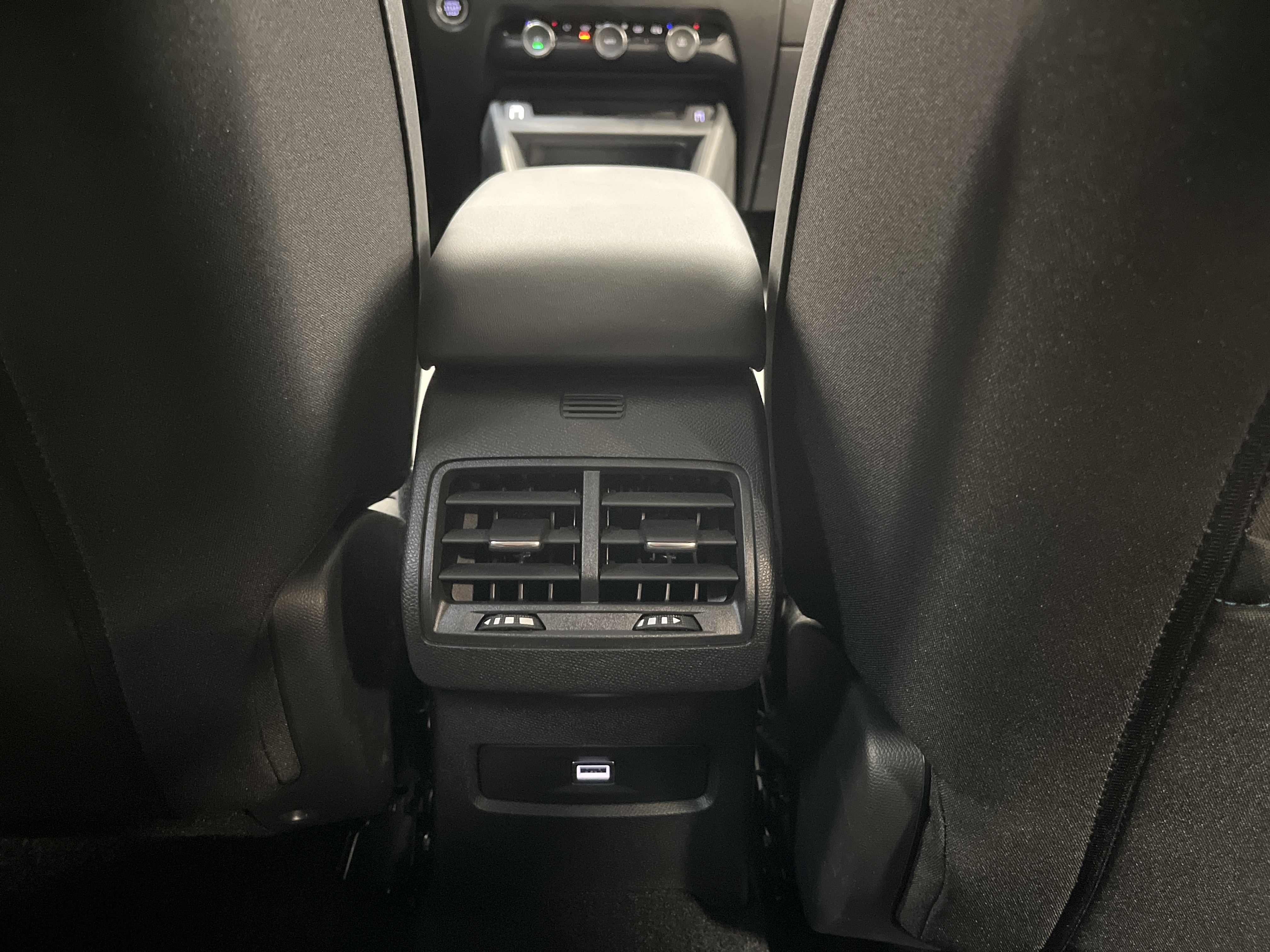 Photo 41 du véhicule CITROEN C4 X