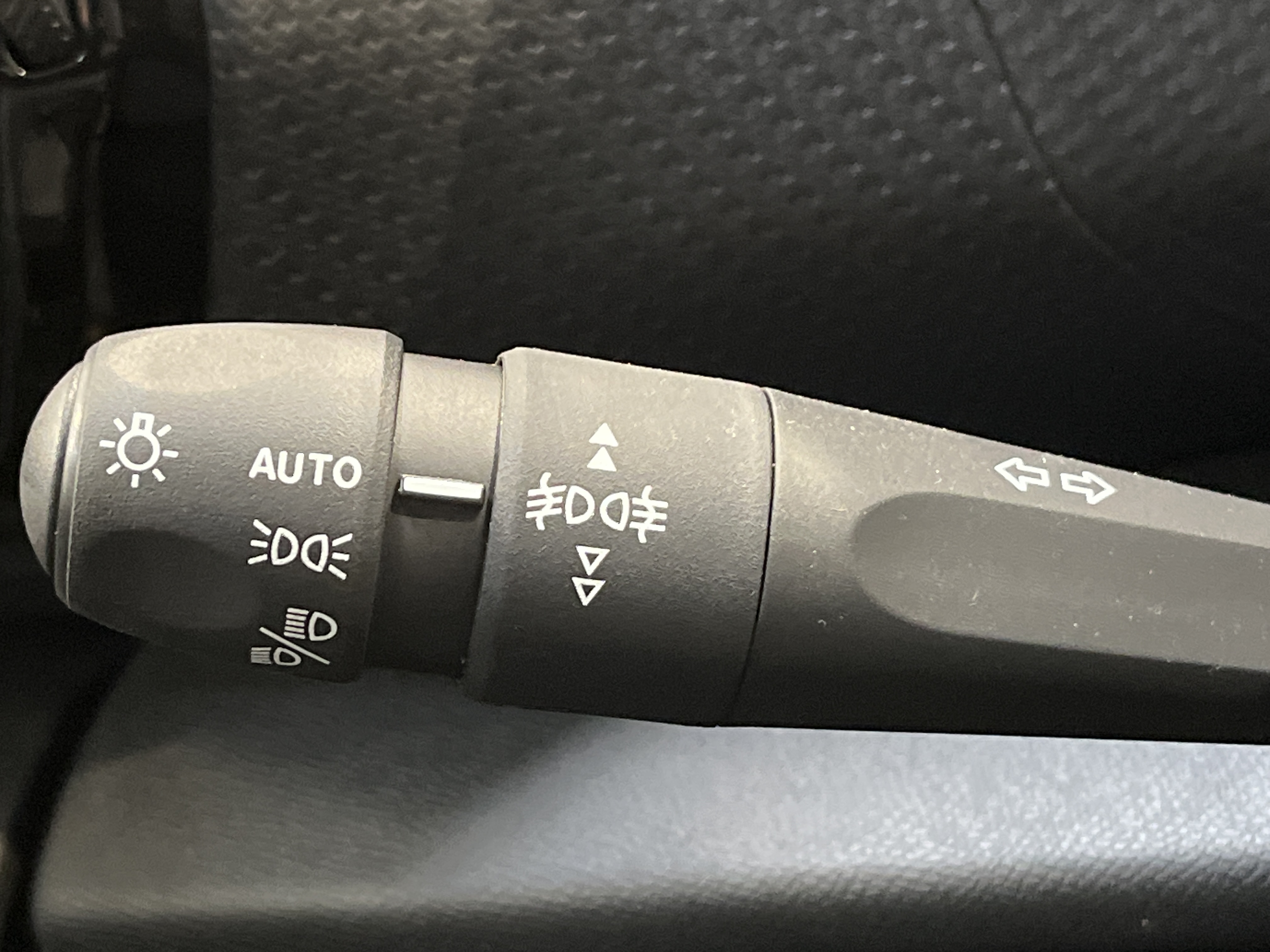 Photo 31 du véhicule CITROEN C4 X