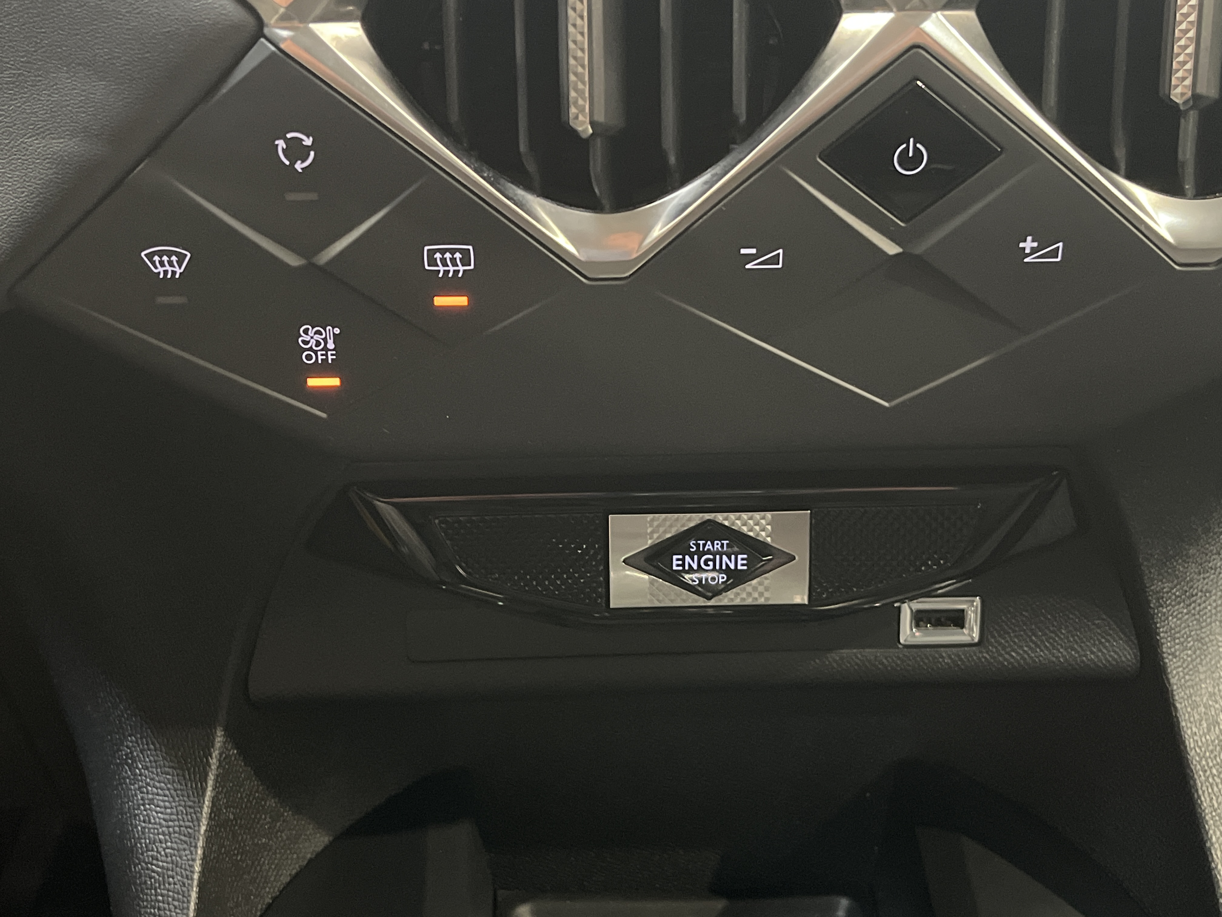 Photo 20 du véhicule DS DS 3 CROSSBACK