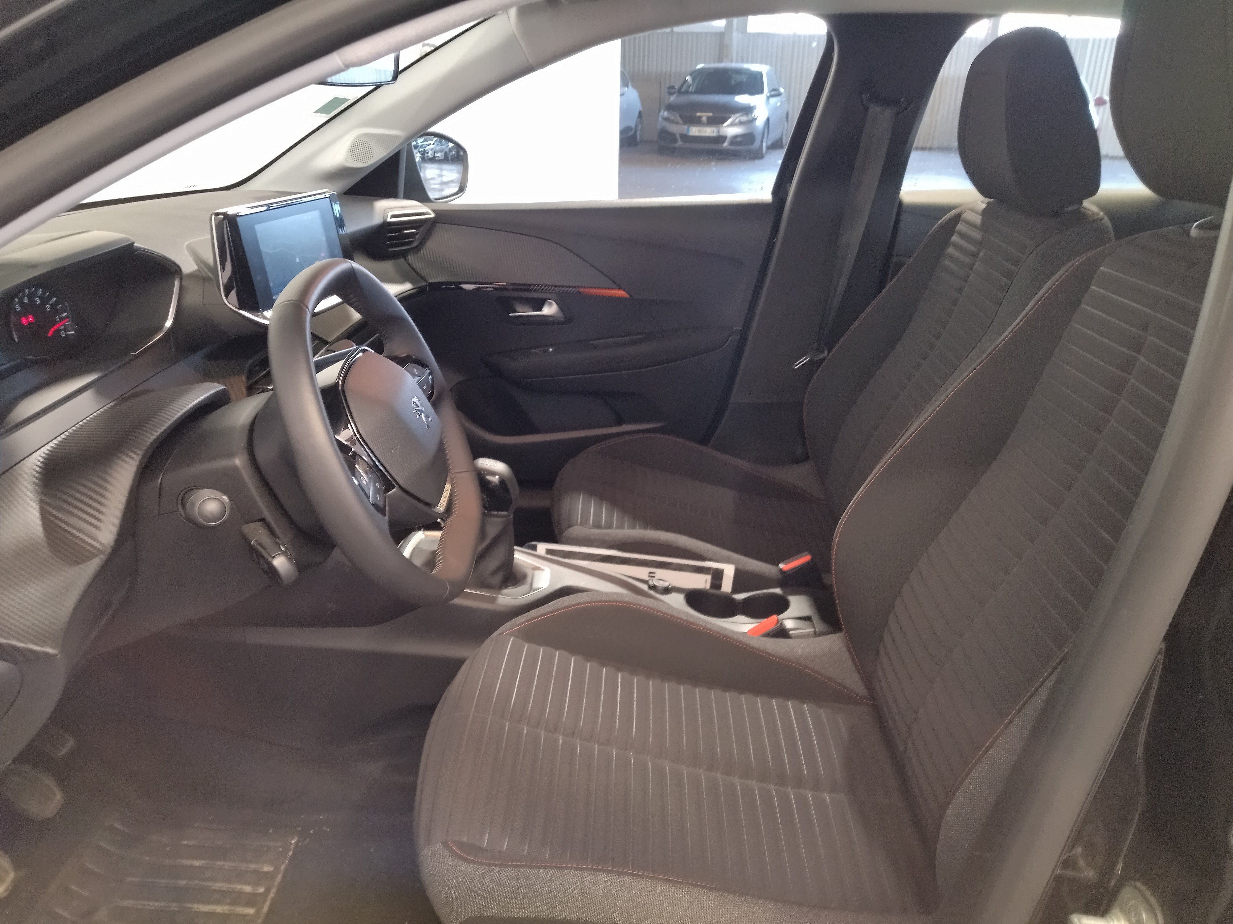 Photo 11 du véhicule PEUGEOT 208