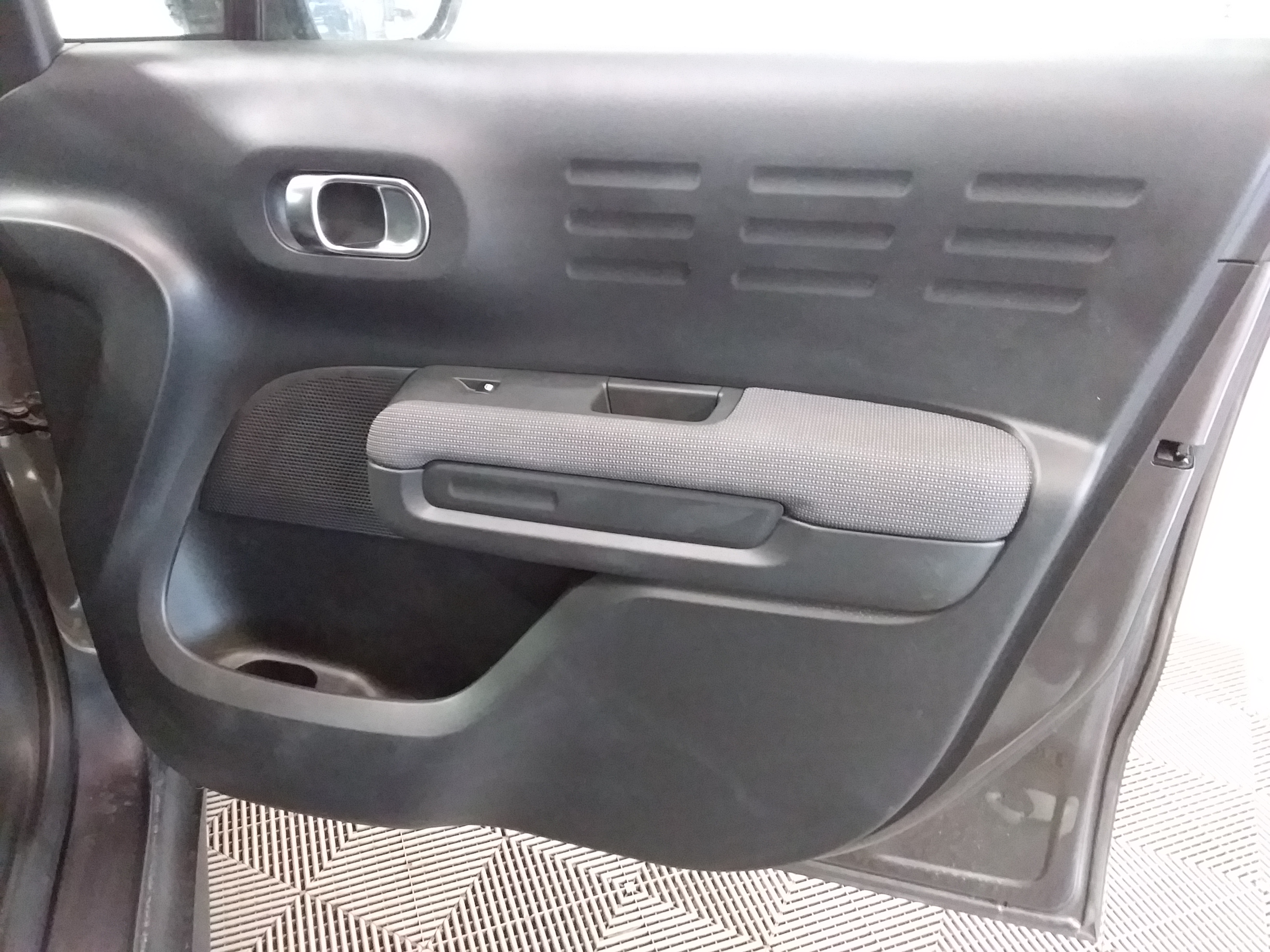 Photo 8 du véhicule CITROEN C3 AIRCROSS