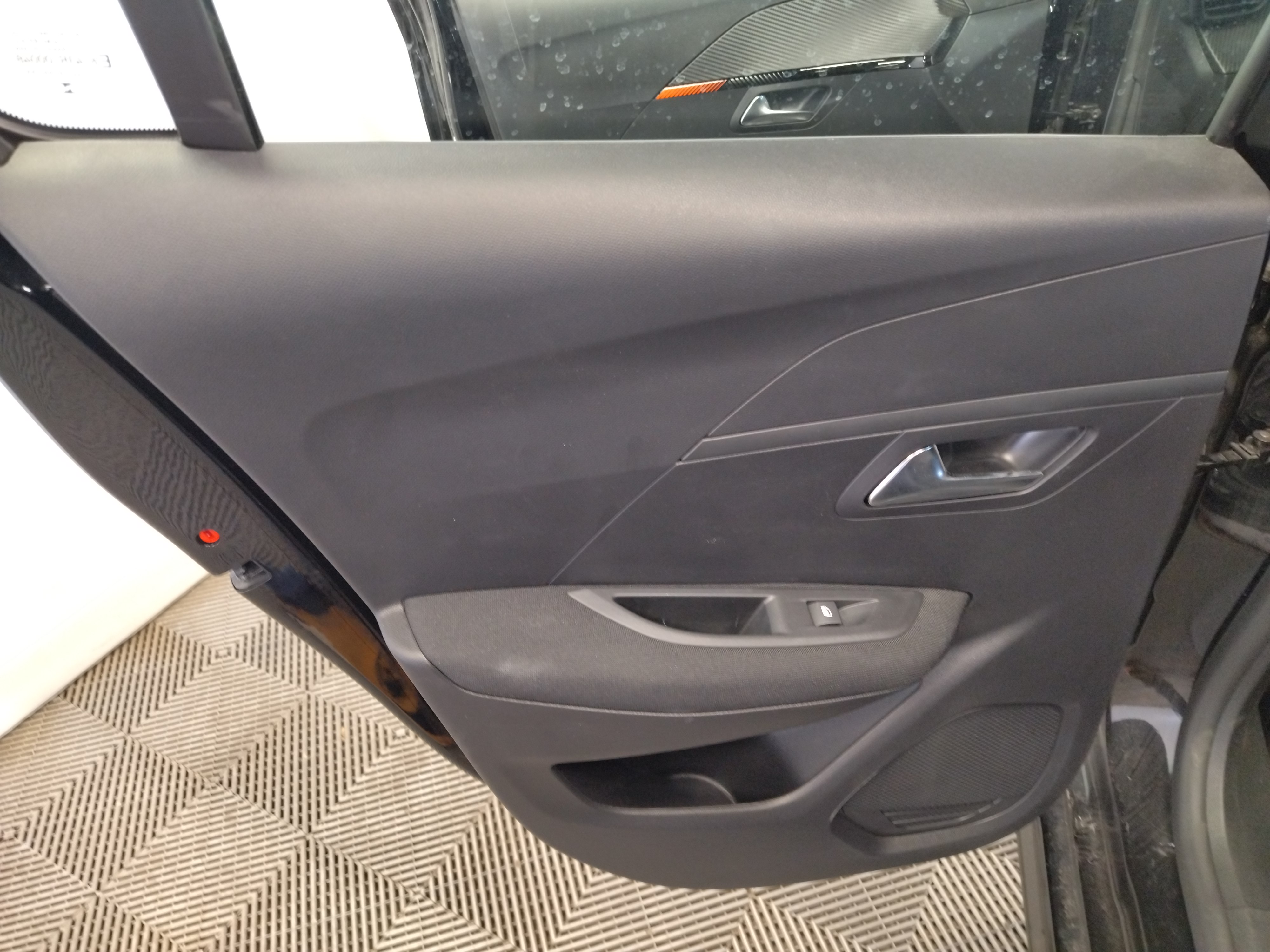 Photo 20 du véhicule PEUGEOT 208