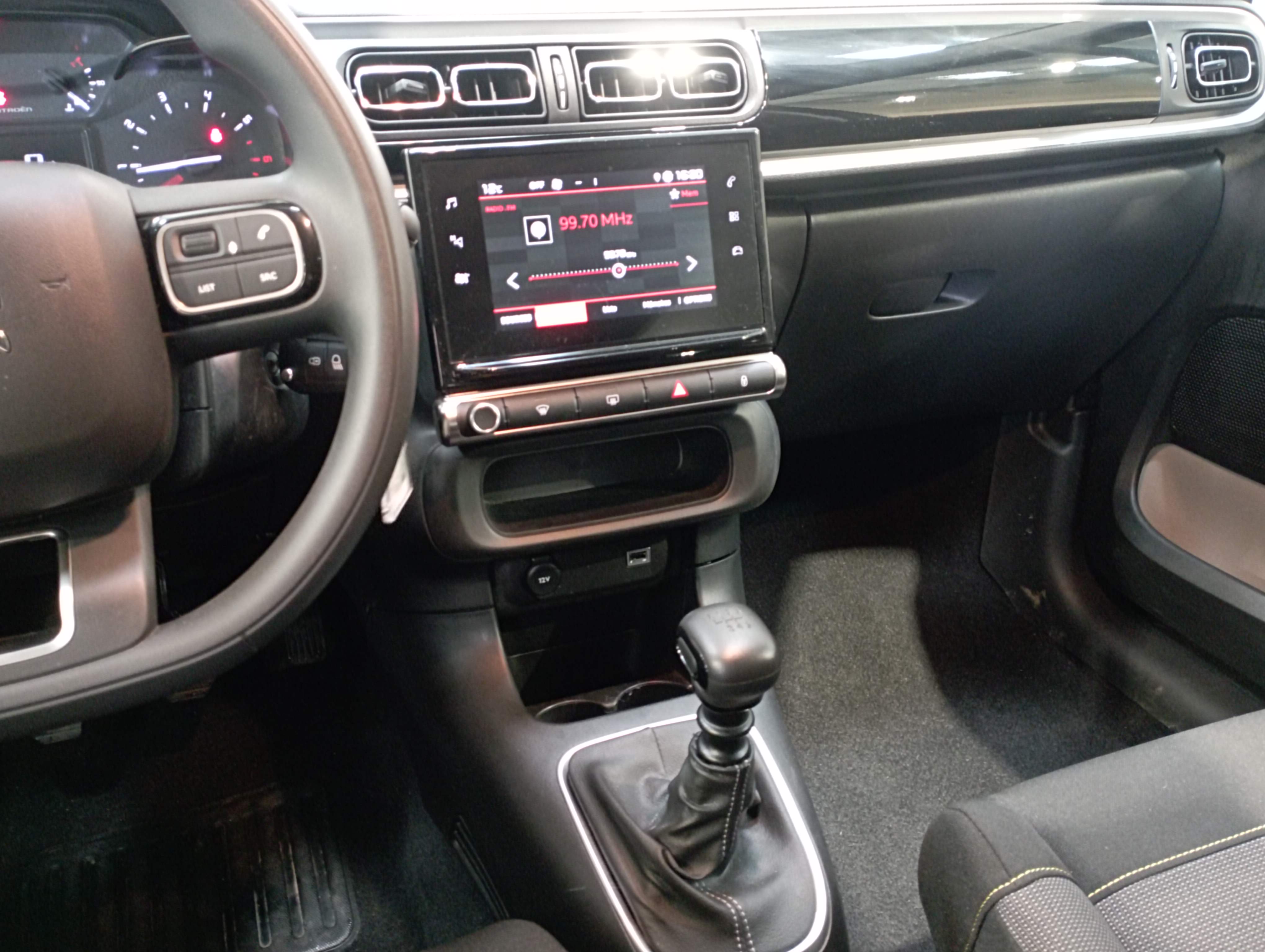 Photo 17 du véhicule CITROEN C3