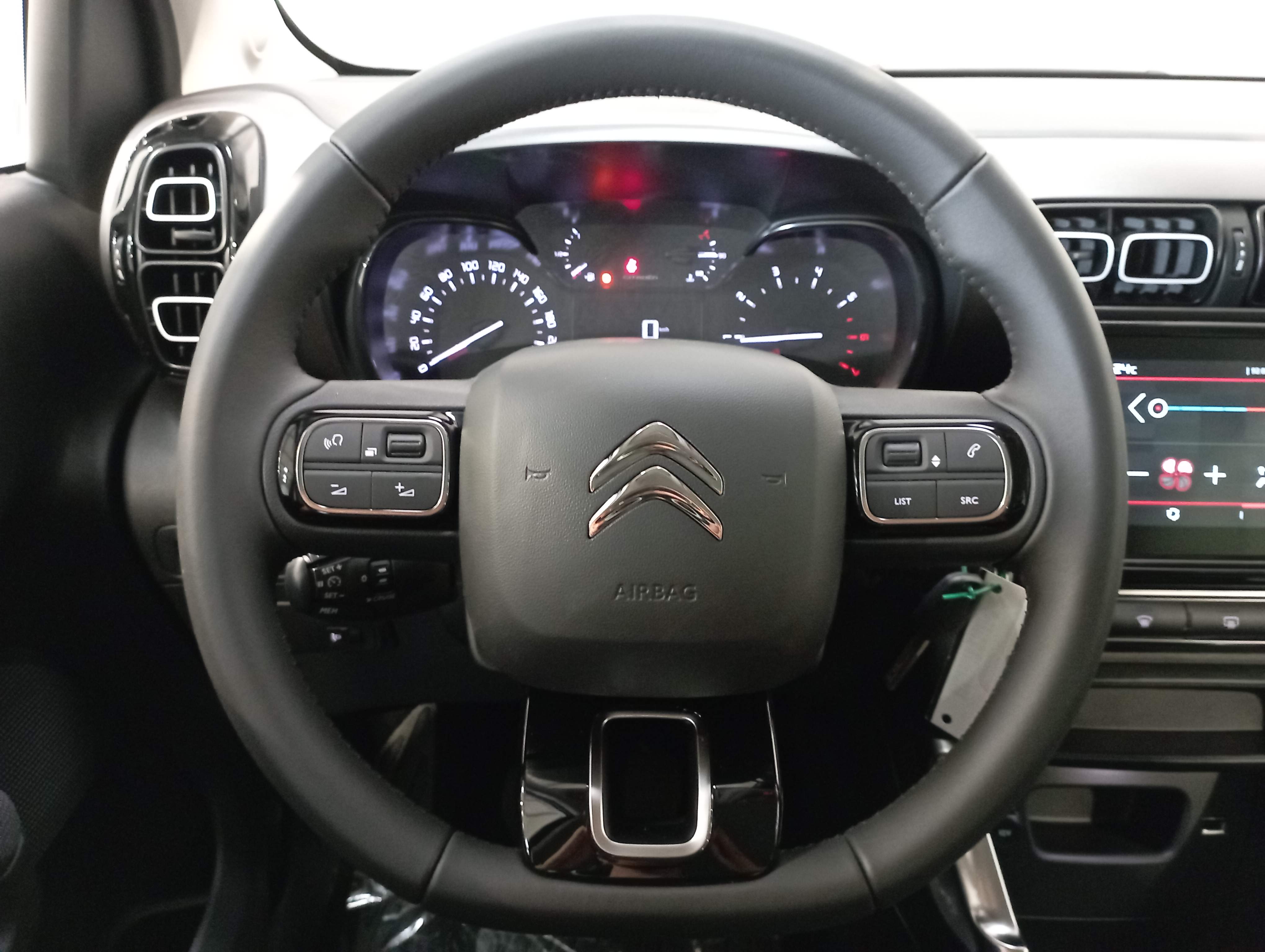 Photo 15 du véhicule CITROEN C3 AIRCROSS