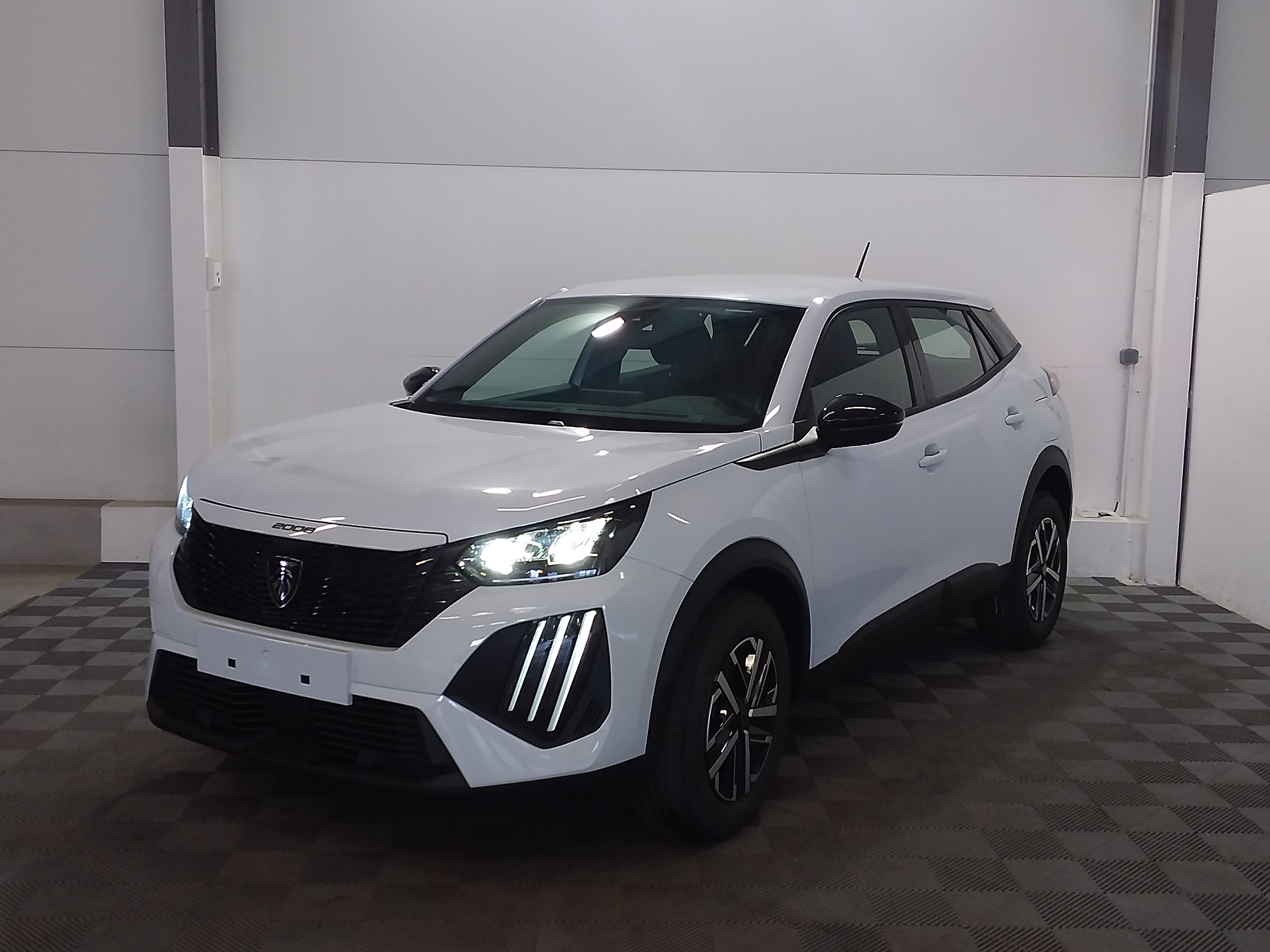 PEUGEOT 2008