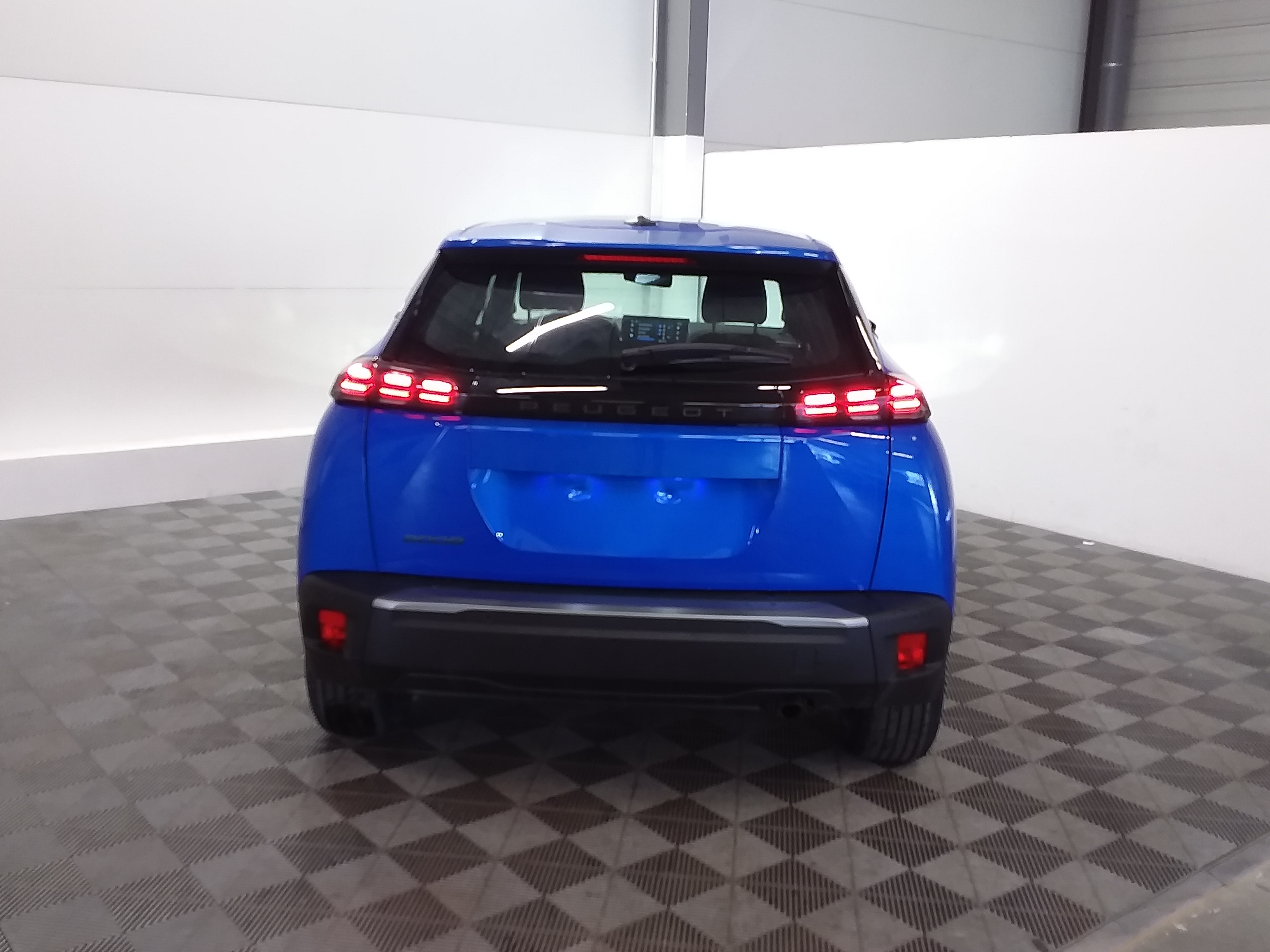 Photo 5 du véhicule PEUGEOT 2008