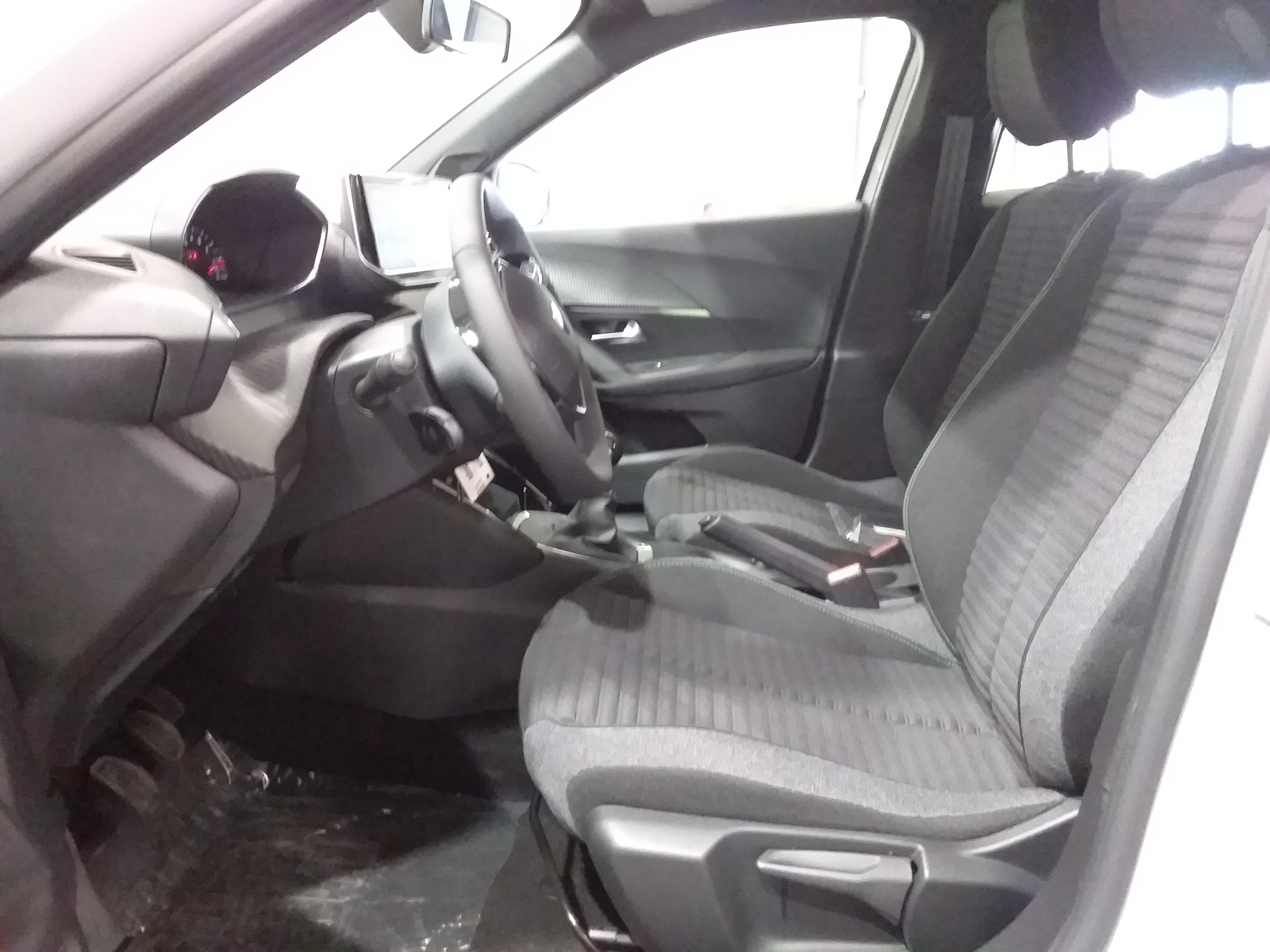 Photo 24 du véhicule PEUGEOT 2008