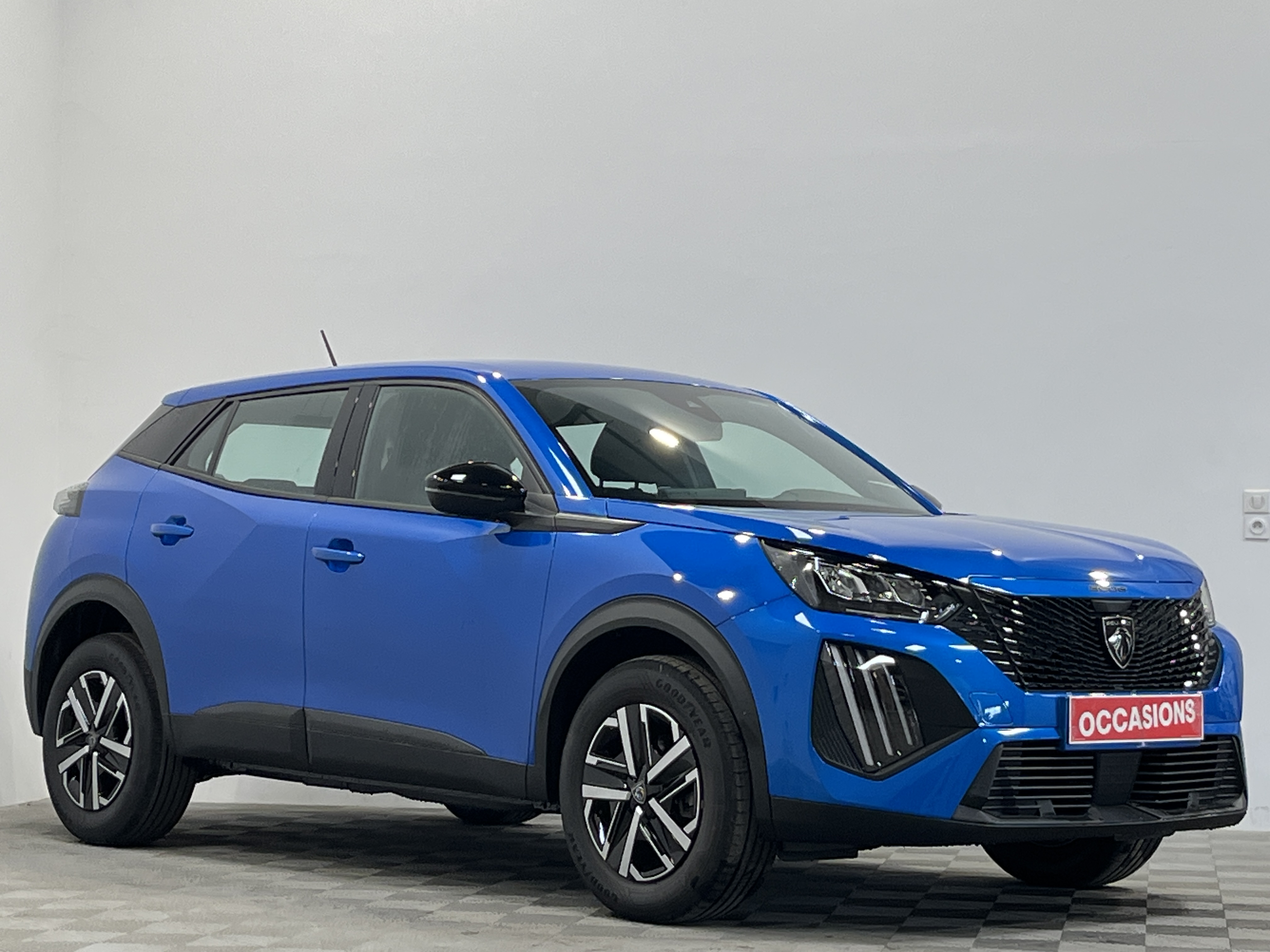 Photo 2 du véhicule PEUGEOT 2008