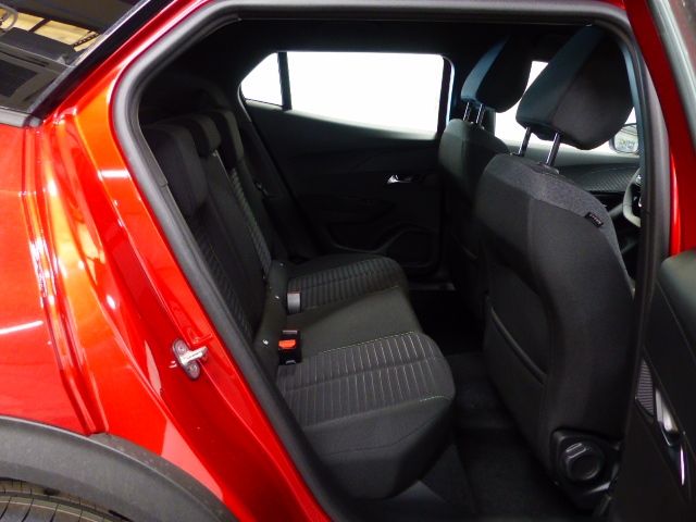 Photo 10 du véhicule PEUGEOT 2008