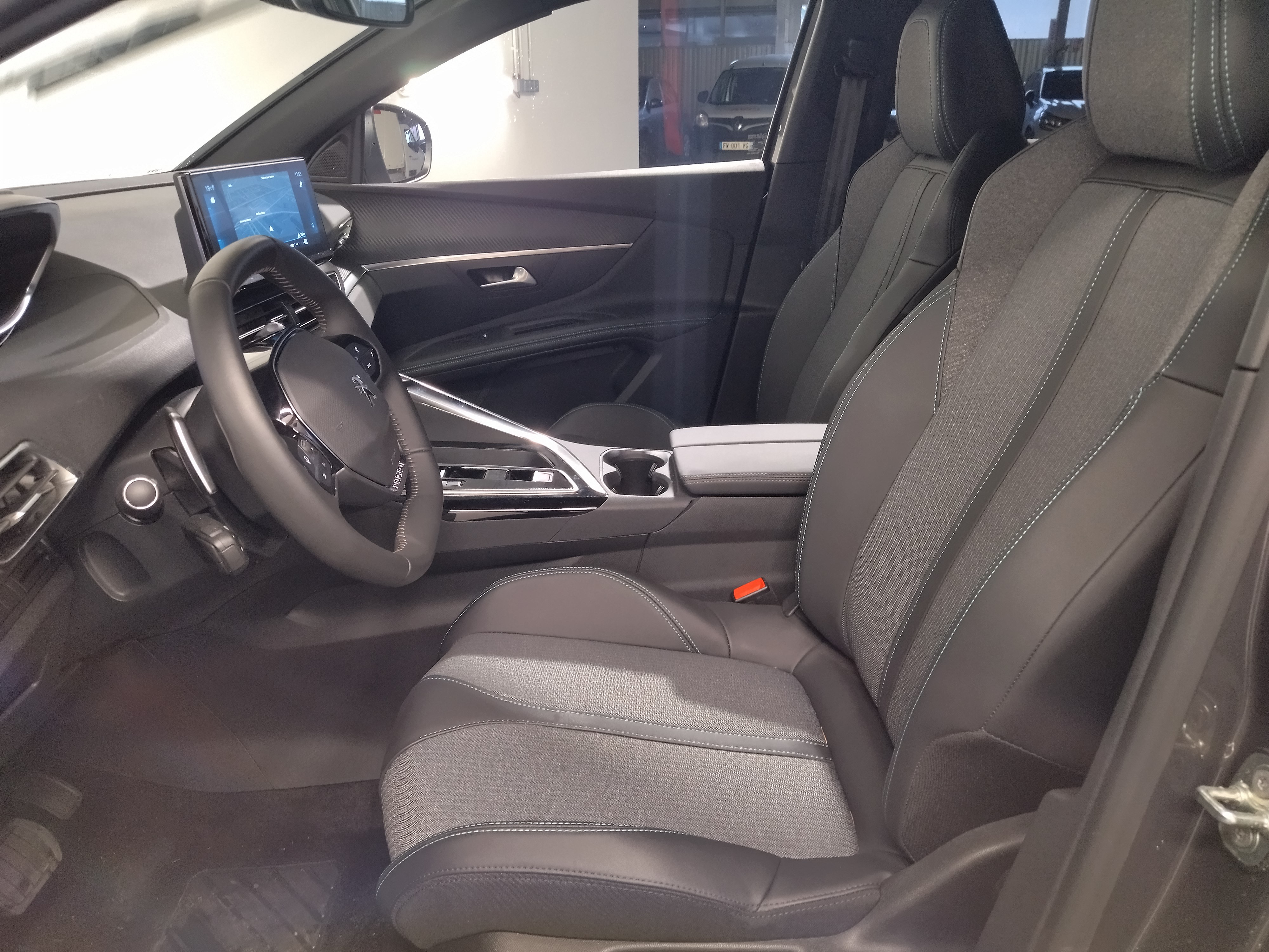 Photo 11 du véhicule PEUGEOT 3008