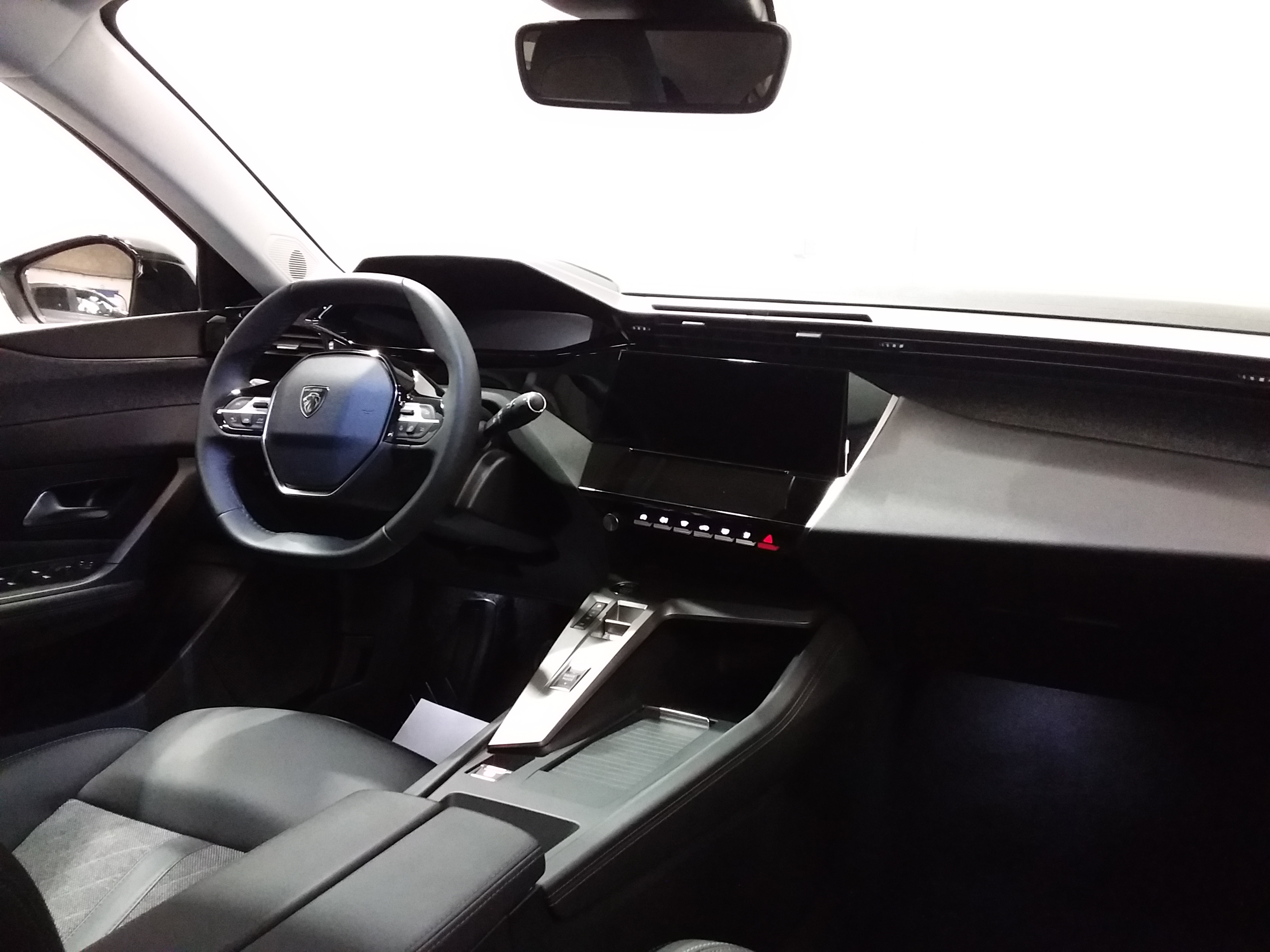 Photo 11 du véhicule PEUGEOT 408