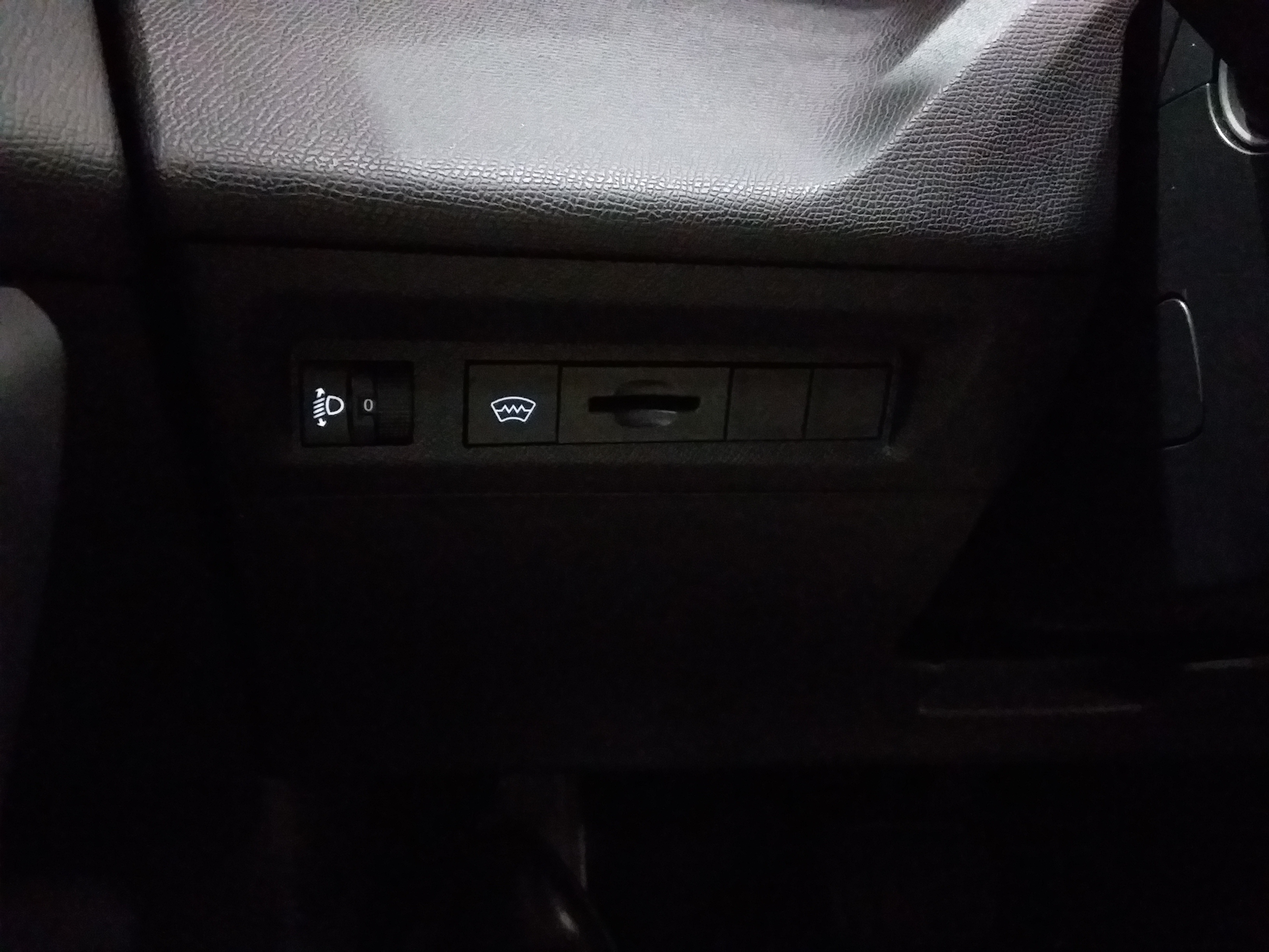 Photo 27 du véhicule PEUGEOT 408